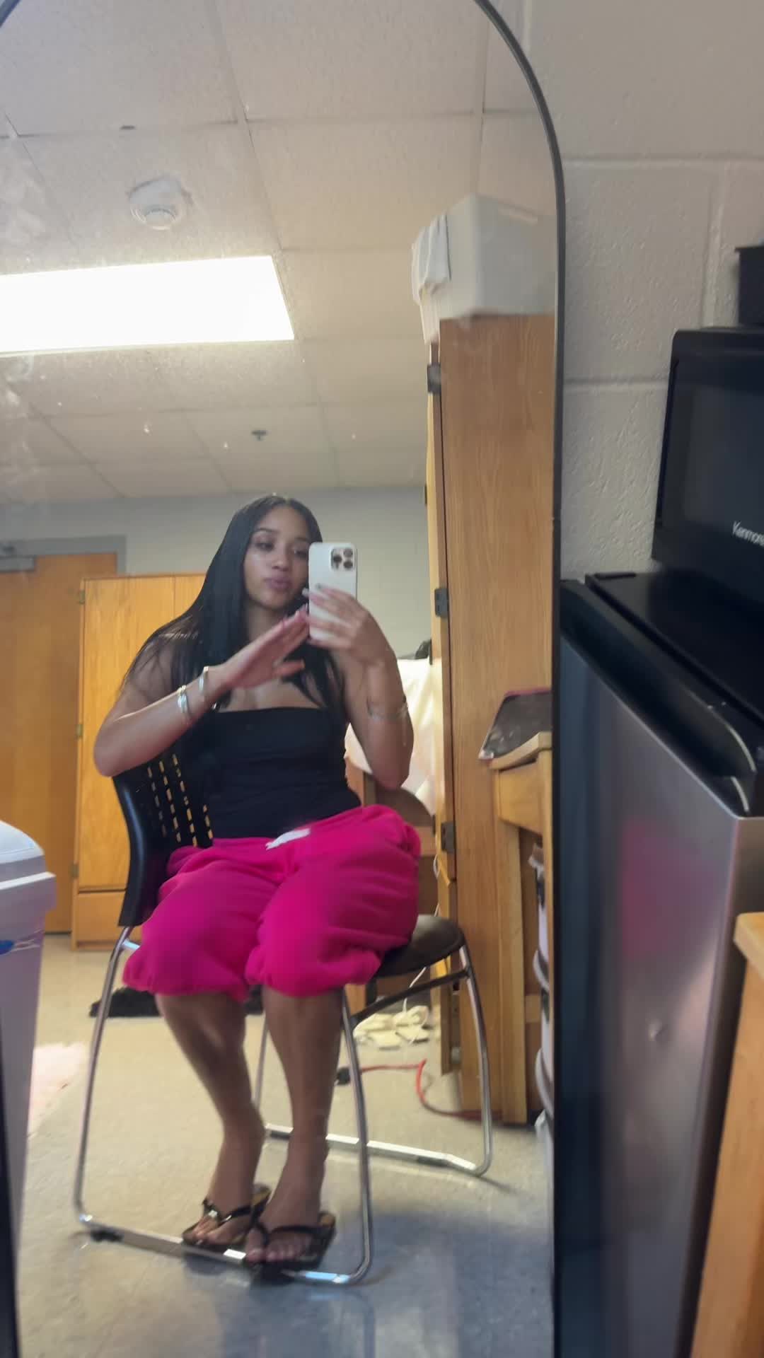 @iiamcyarah