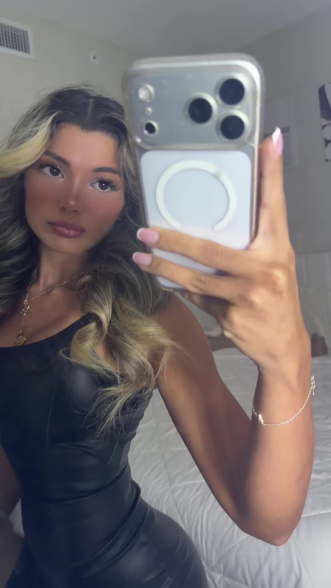 @Ella