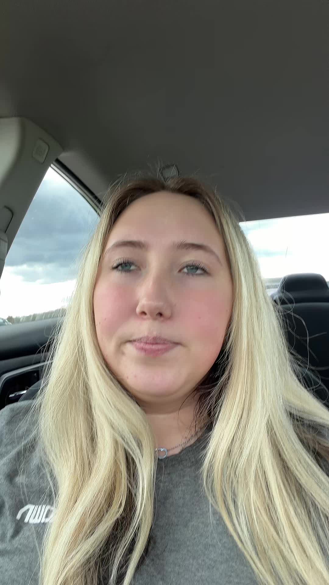 @olivia.
