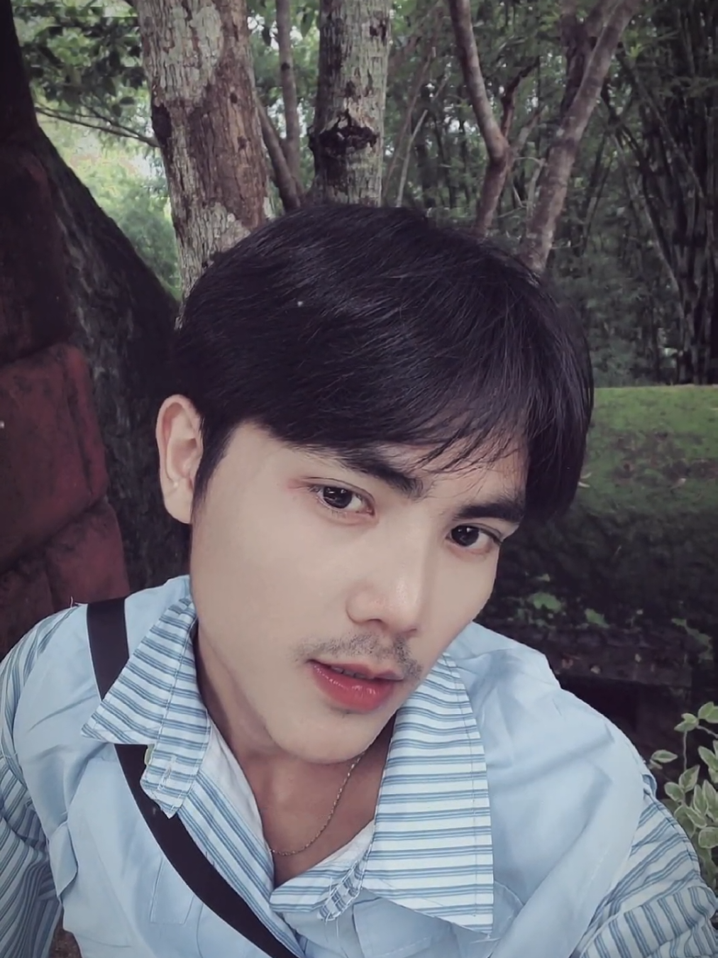 @"ခင်မို့မို့အေး"