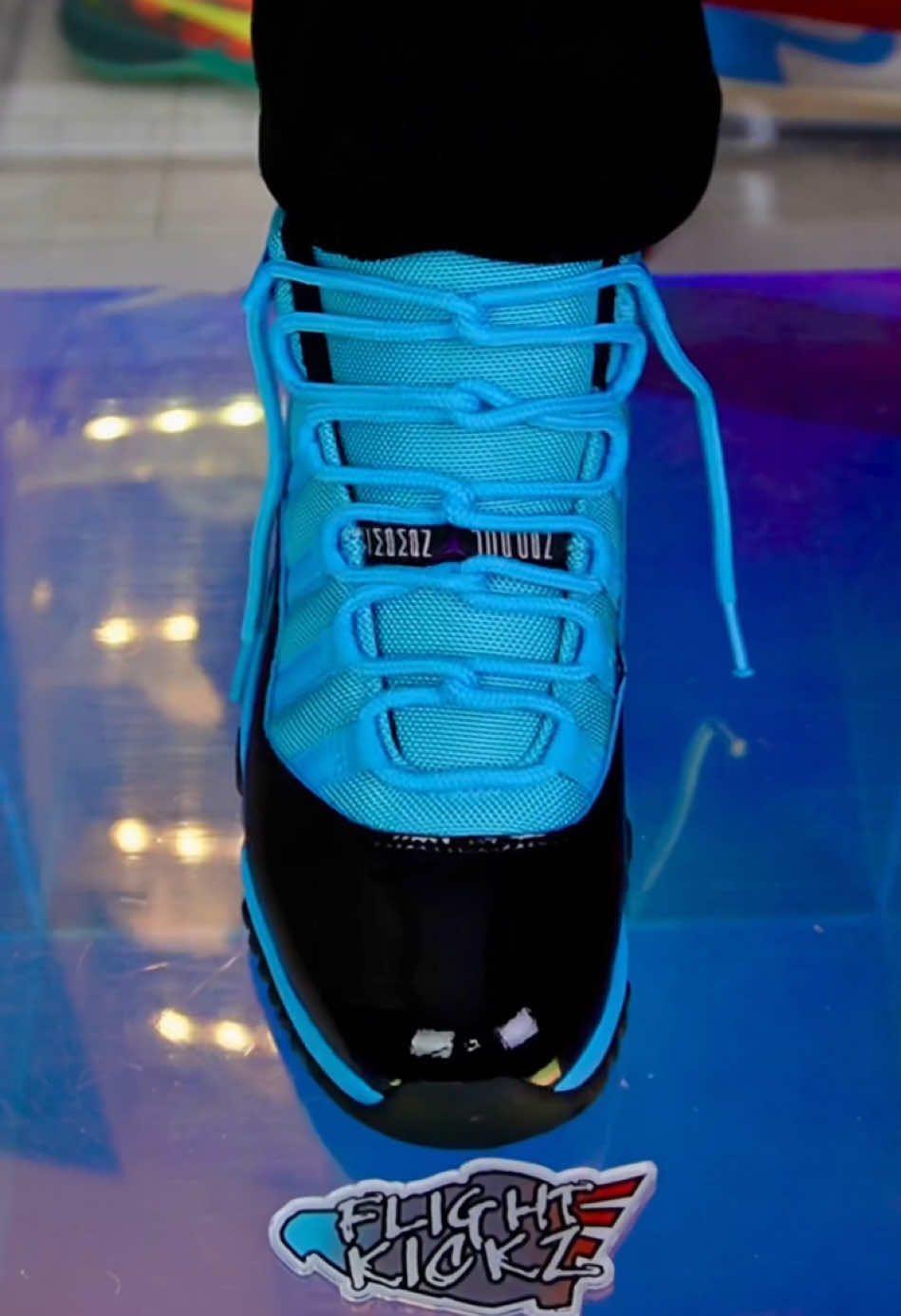@Lacedsneaker