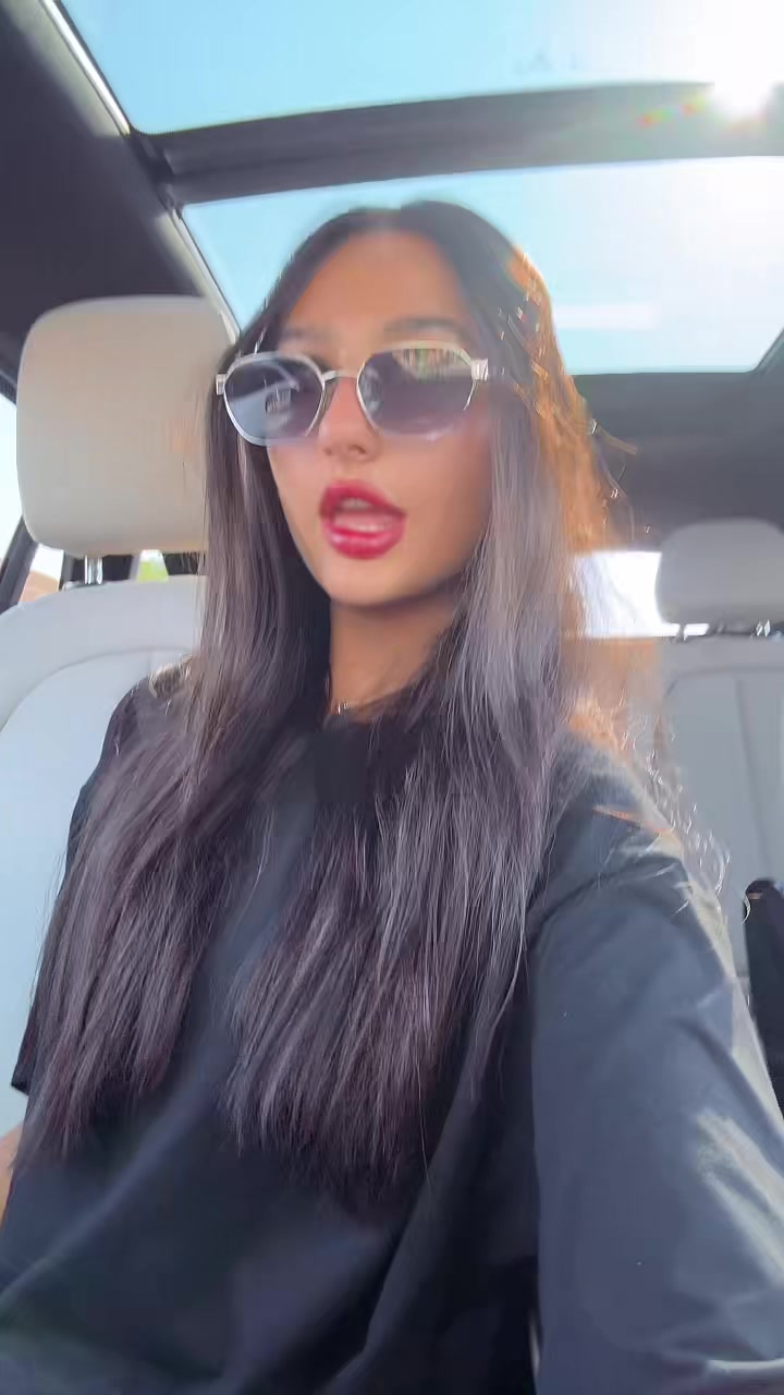 @selena