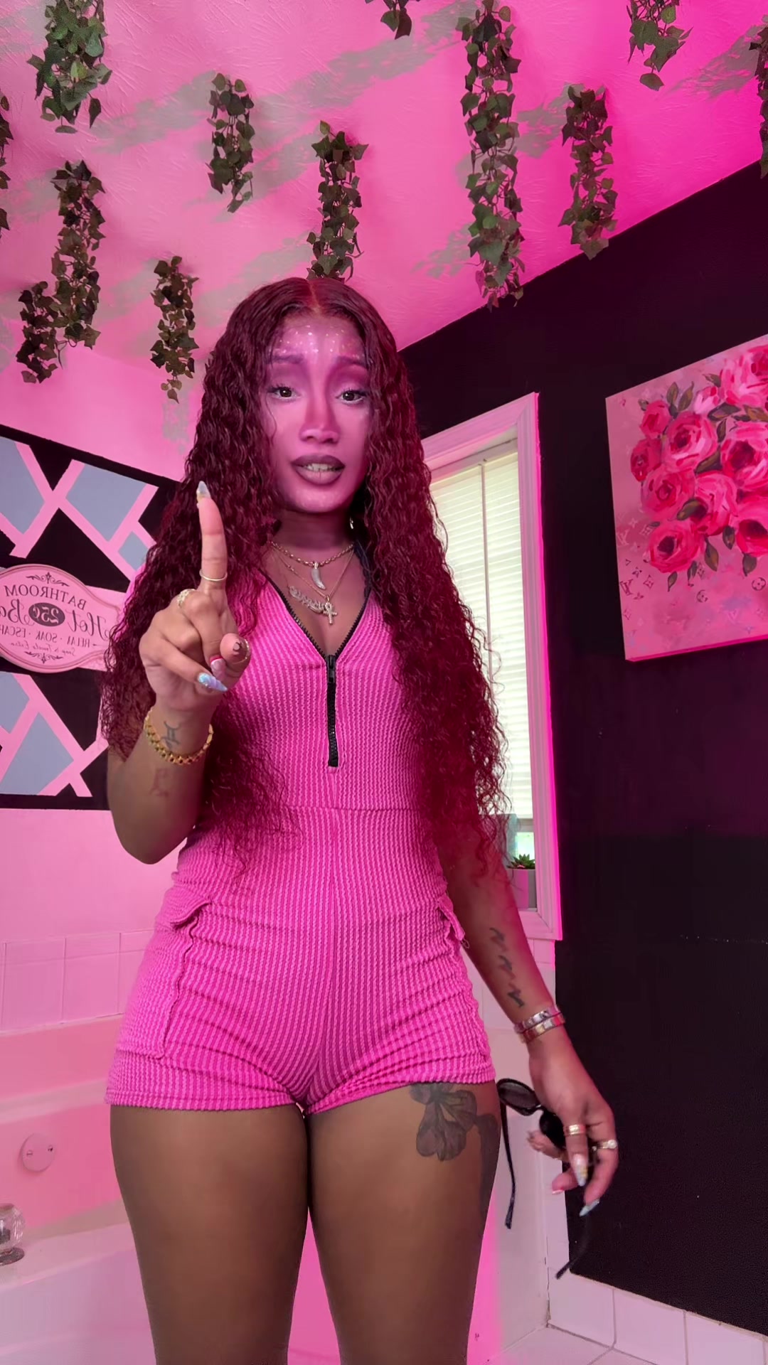 @DollQueenPinky