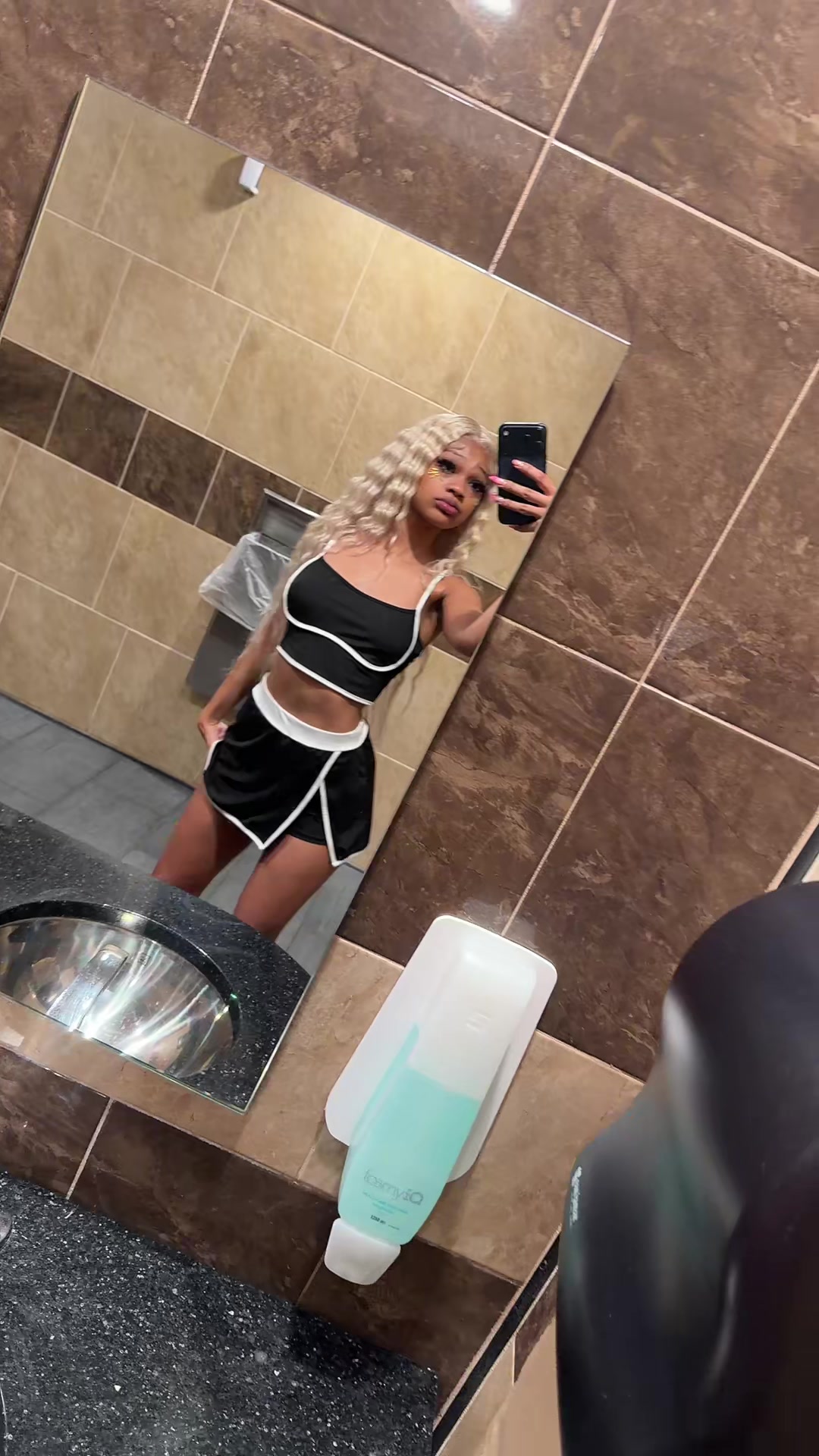 @Farahheartss