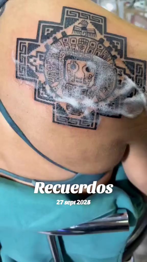 @Illuminati Tattoo Bo
