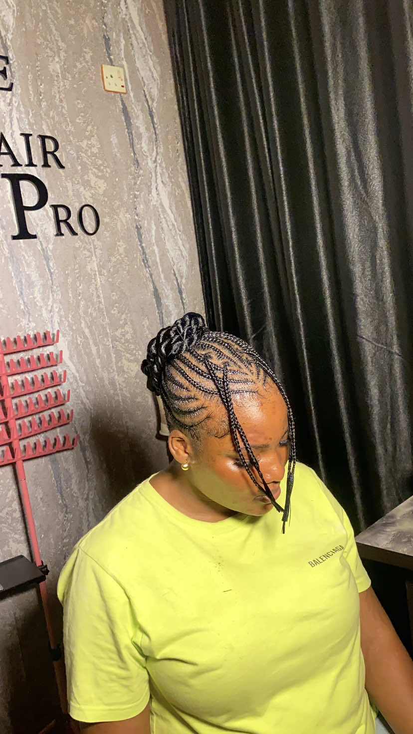 @Hairstylist in ILE-IFE / LAGOS