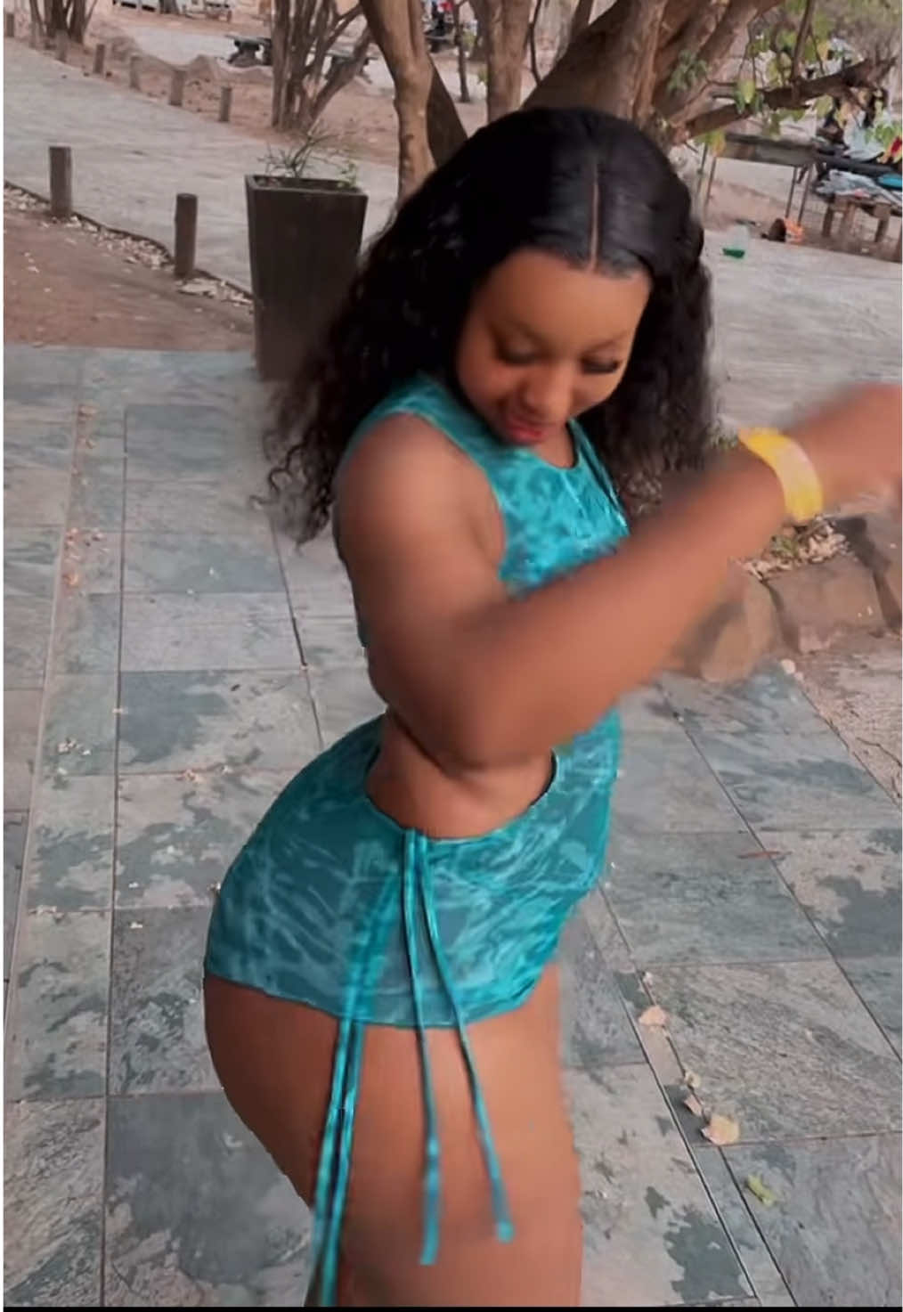 @melavue
