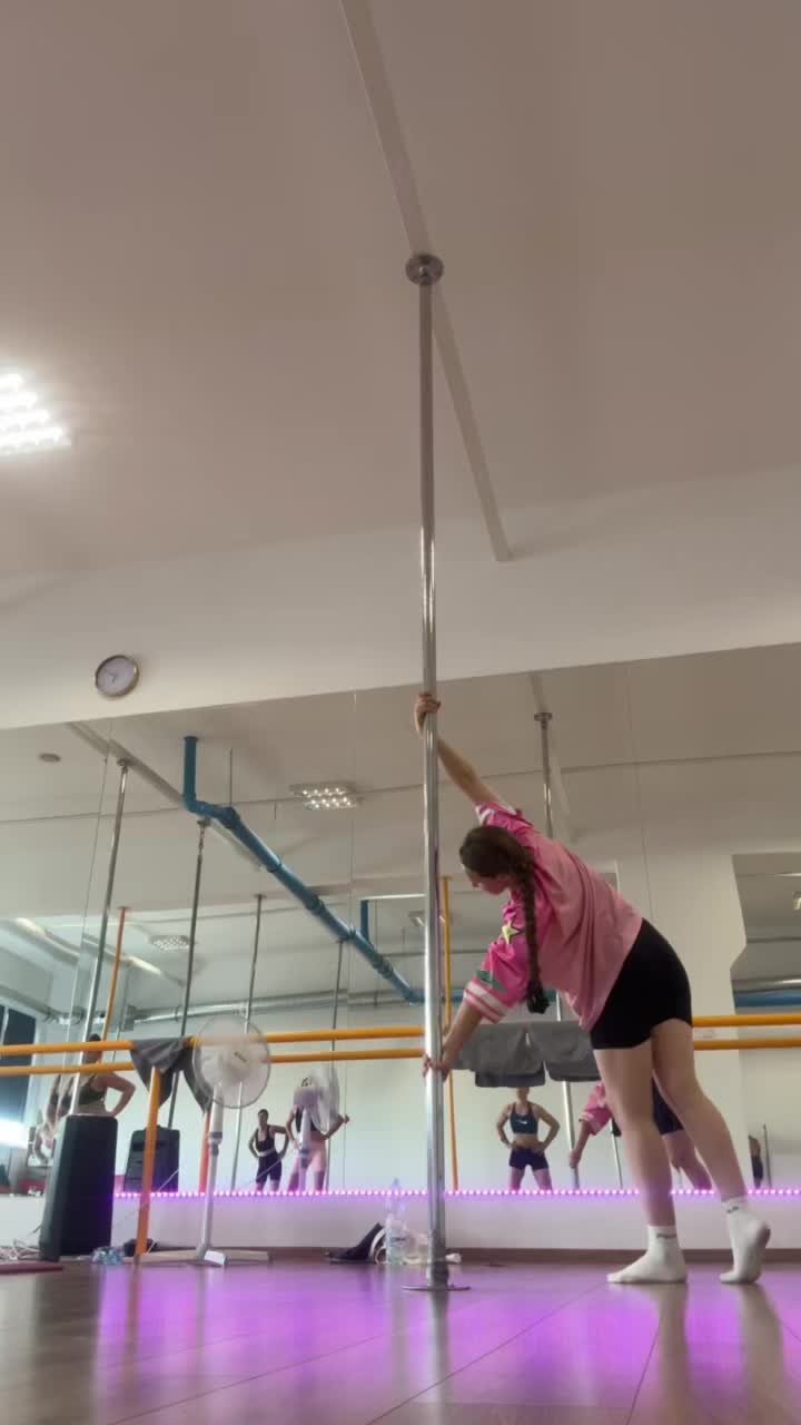 @_pole_flow_dance_pola_