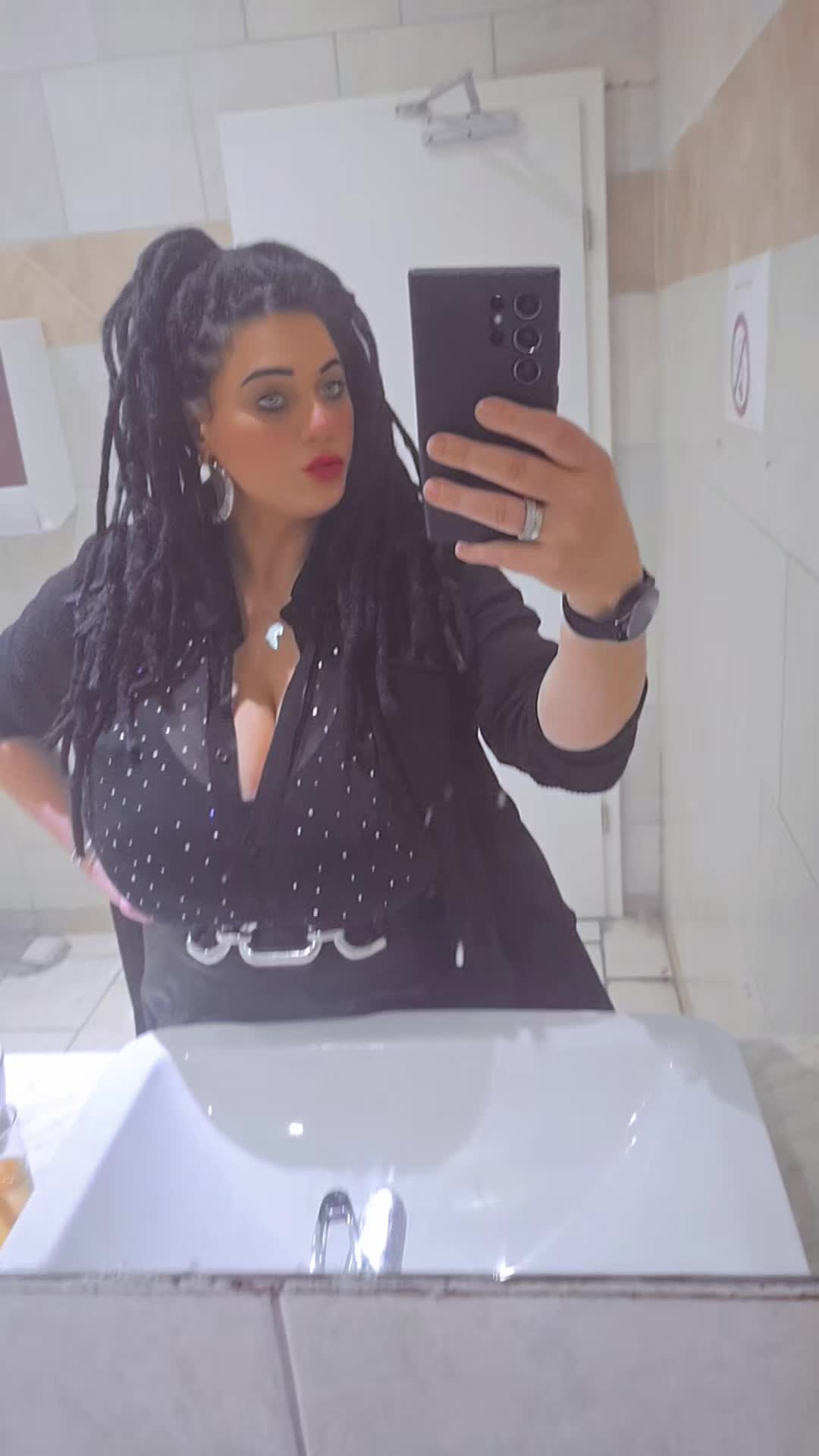 @Nadine Anna Ebanga Meyanga