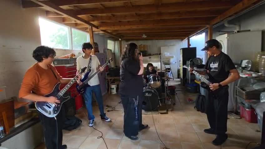 @Niños Muertos