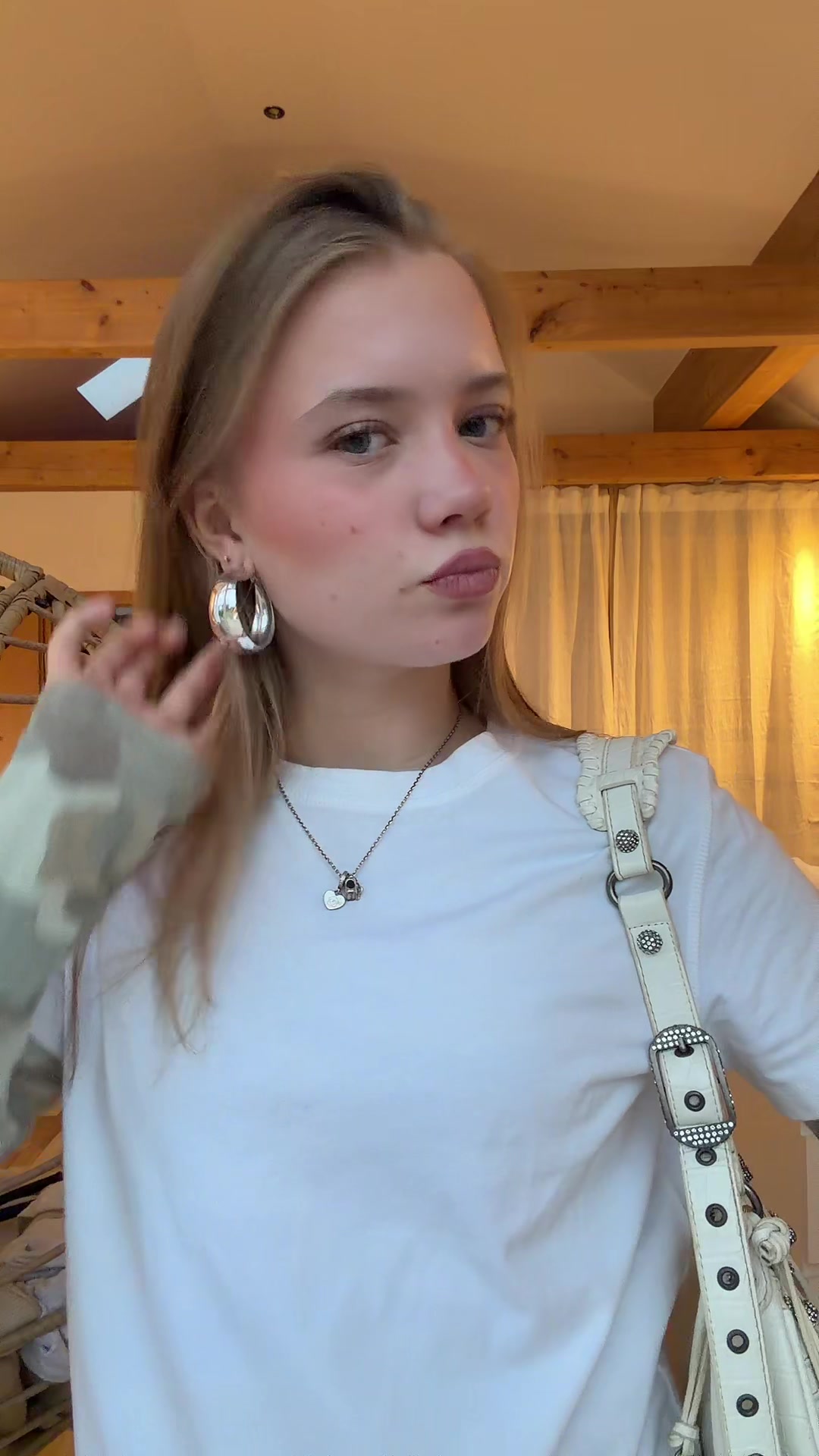 @janalibra