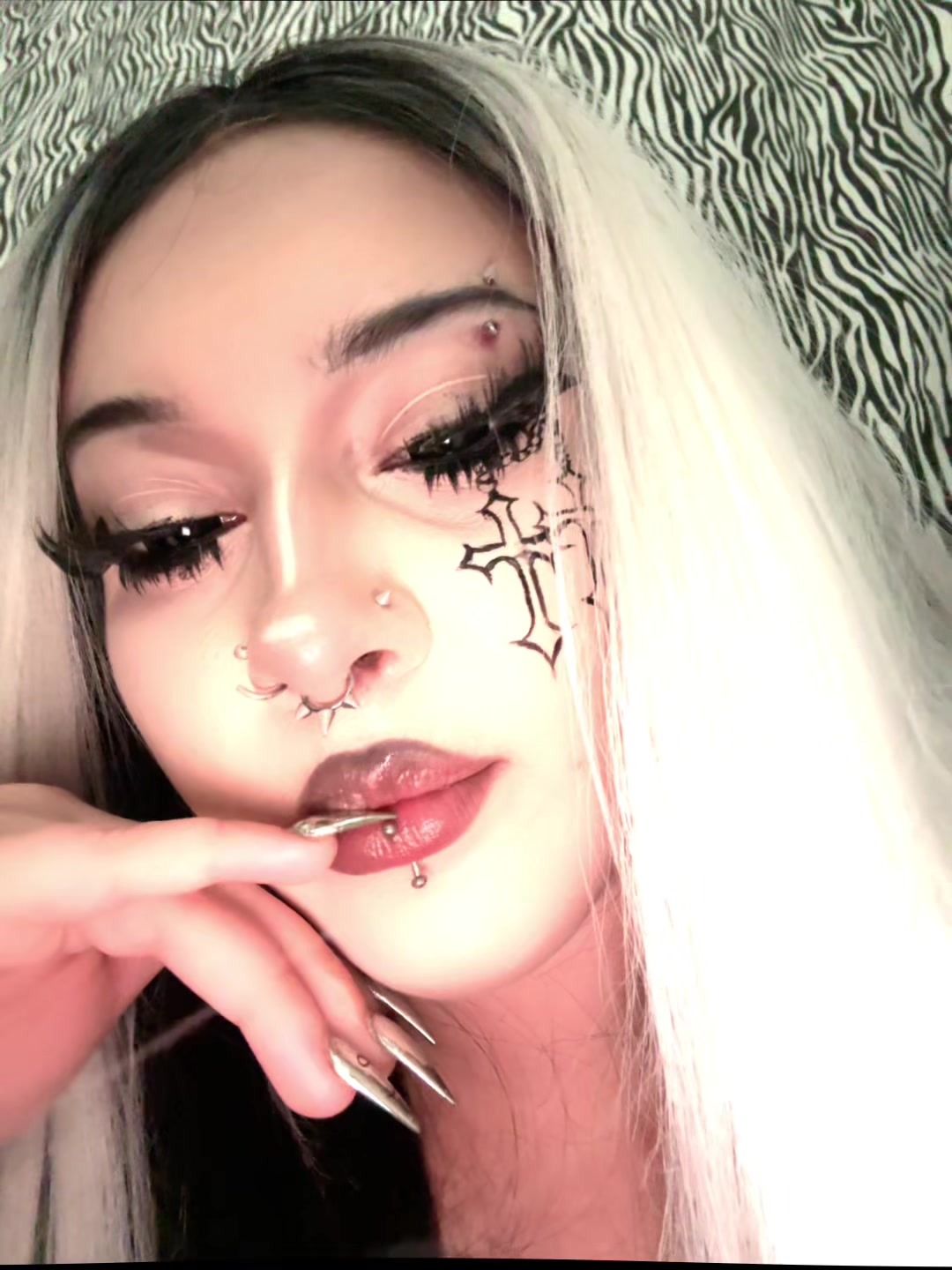 @batzbite