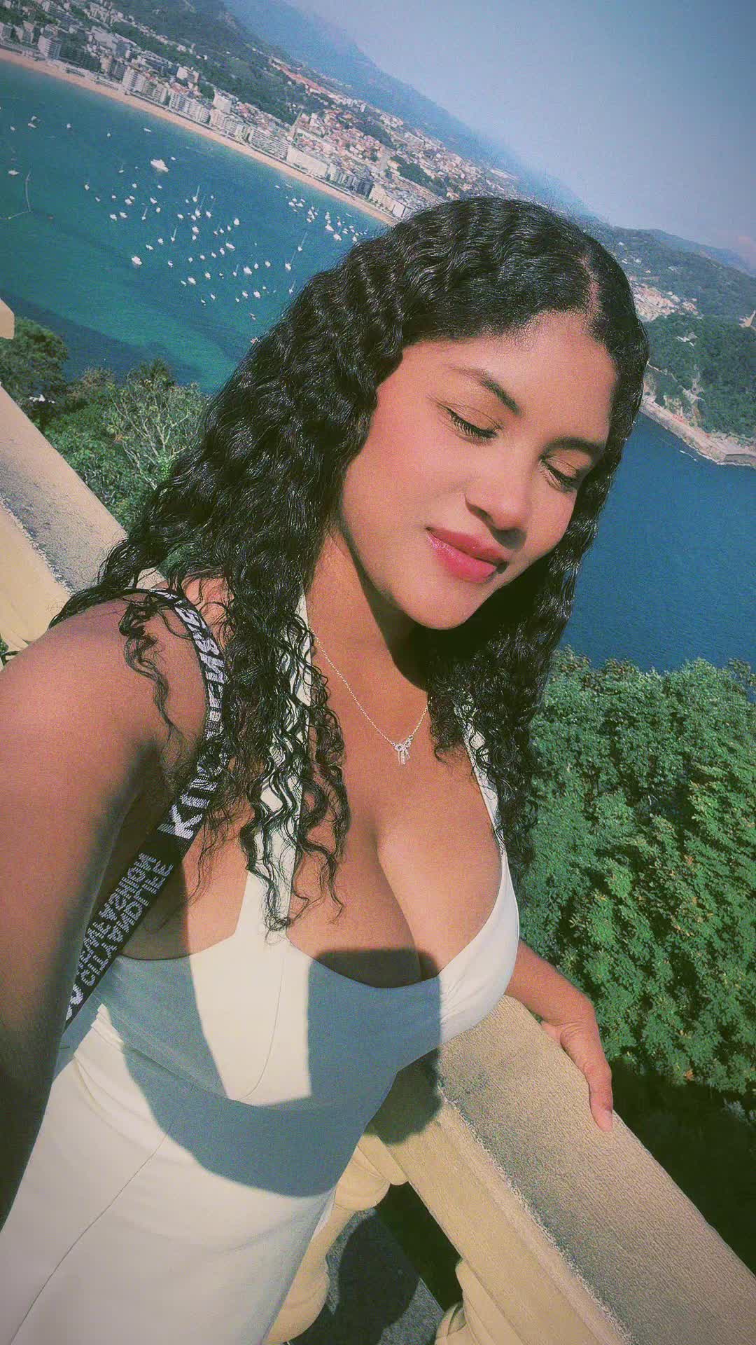 @Paola C💟