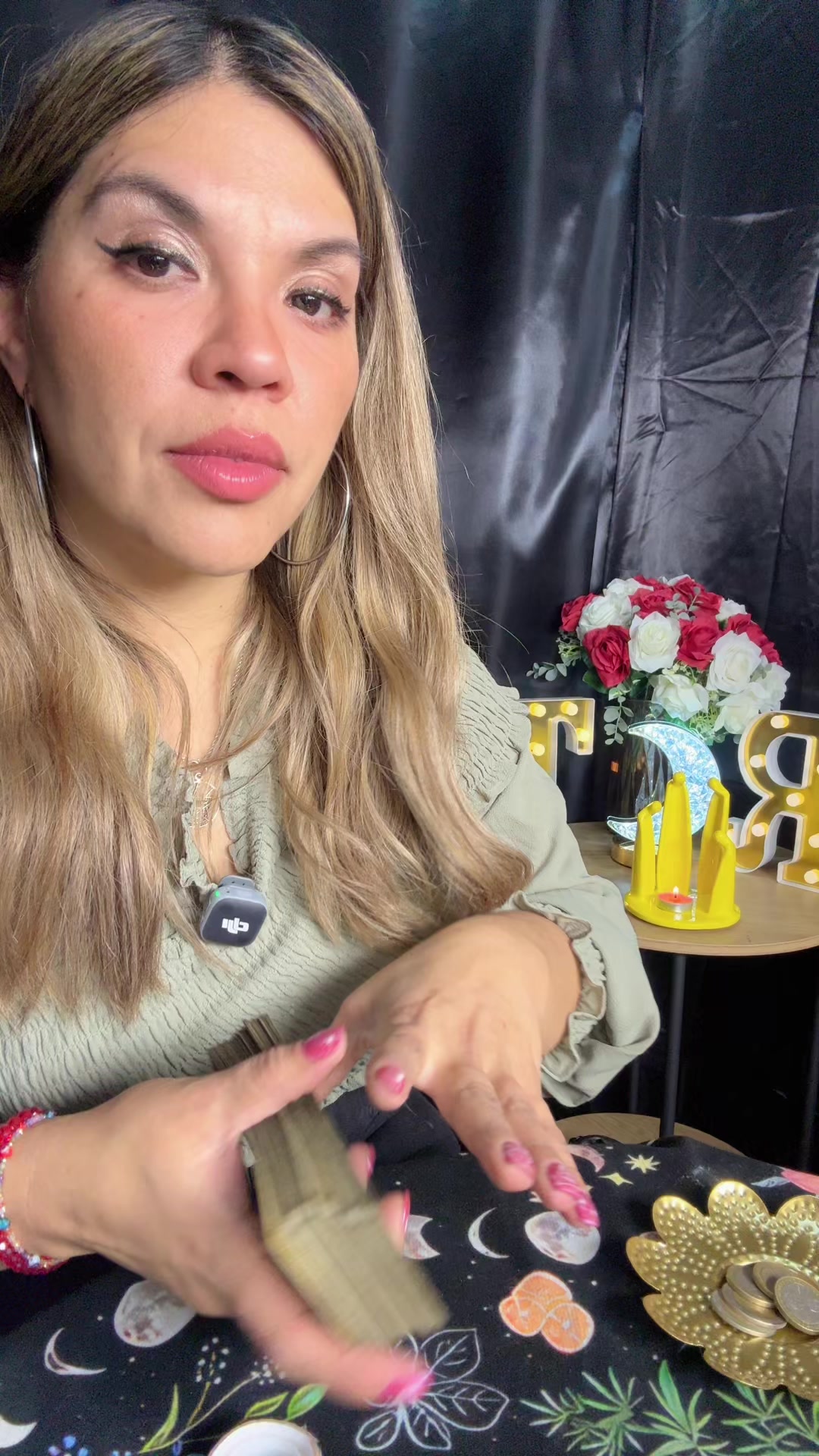@reinadetarot