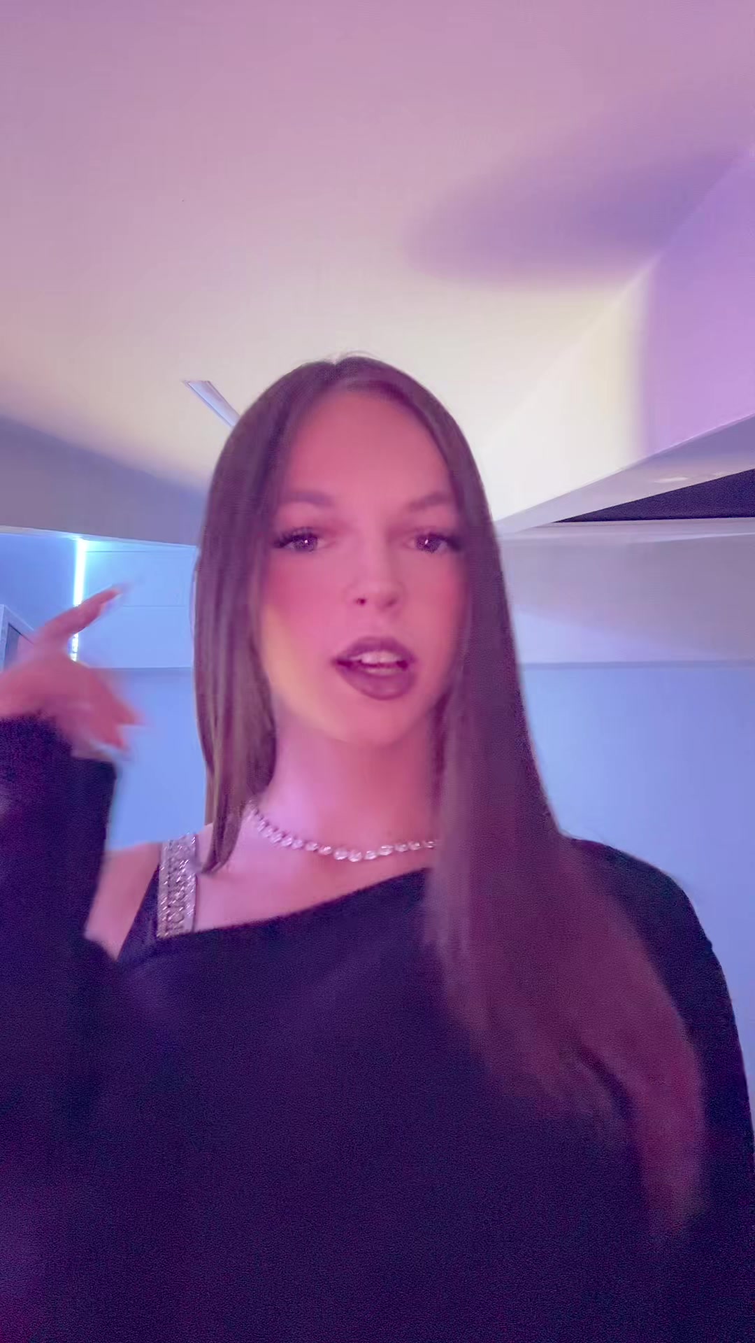 @lavale_