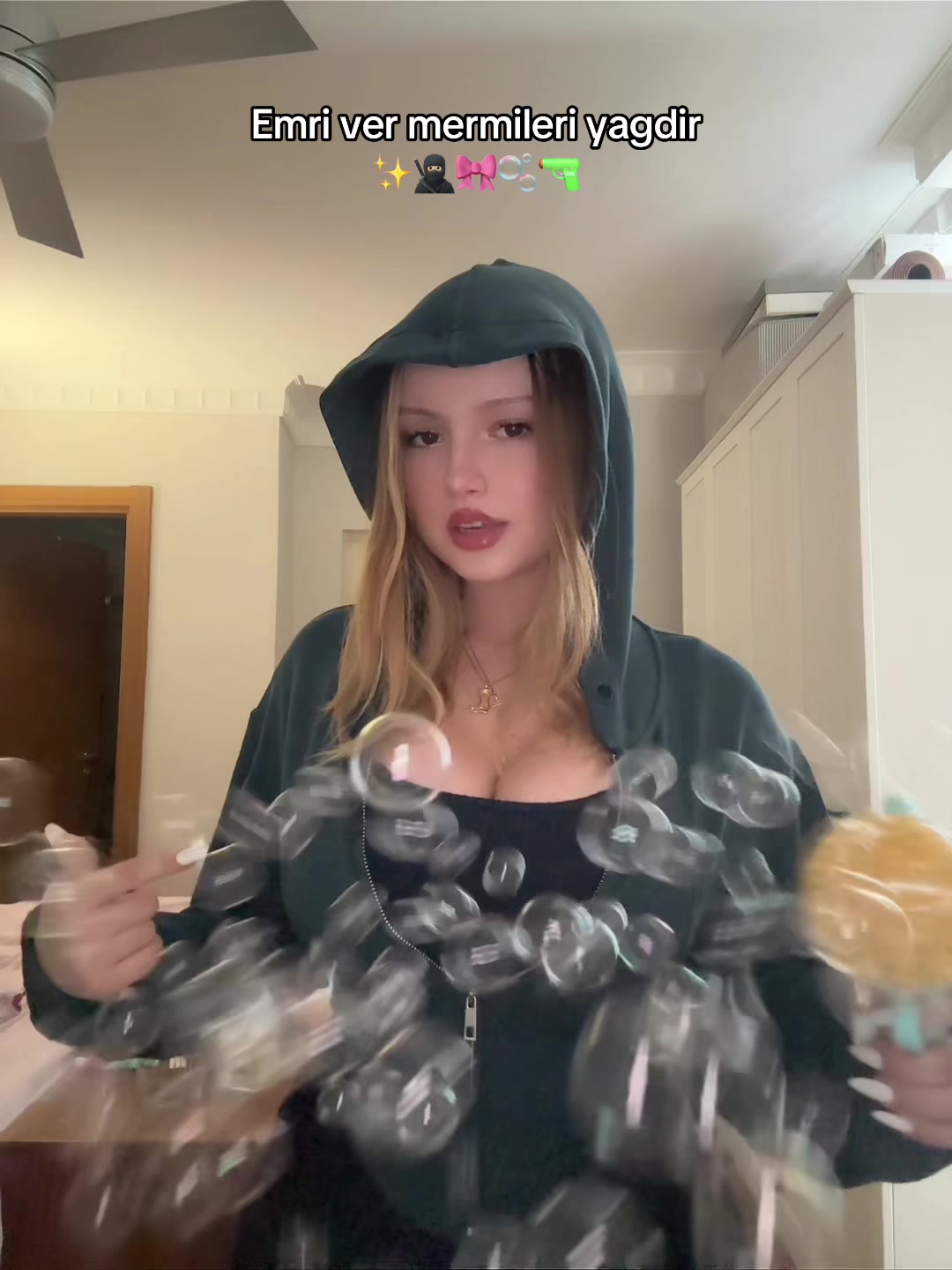 @👸🏼