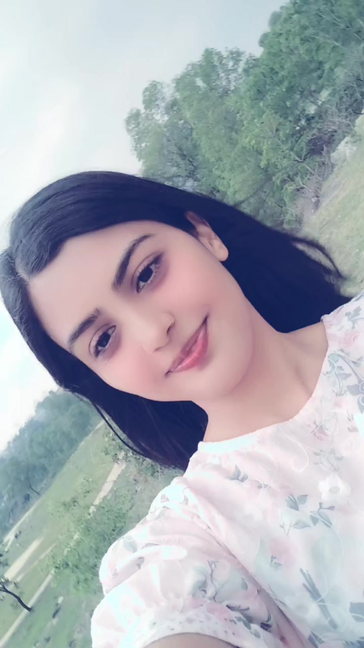 @Poonam Yadav😇