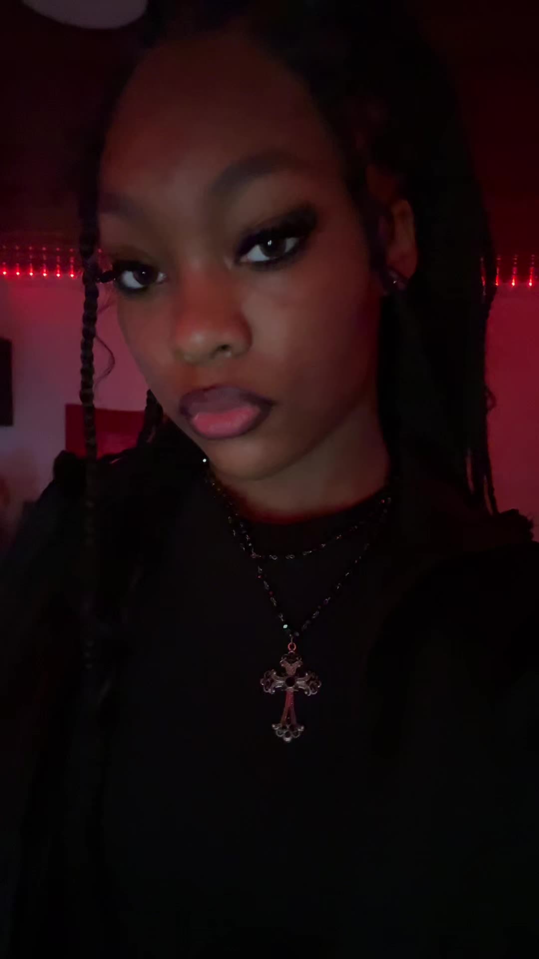 @⃟