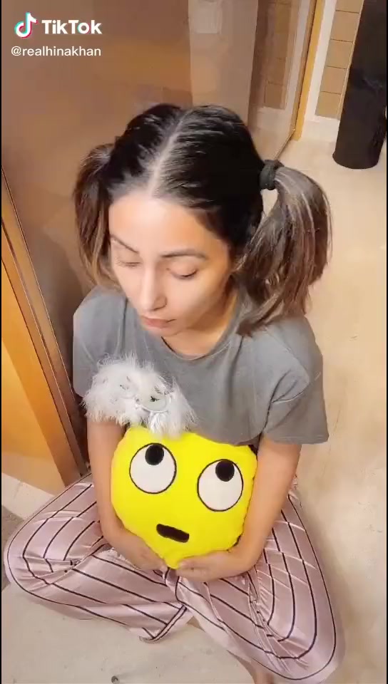 @Hina Khan 💎