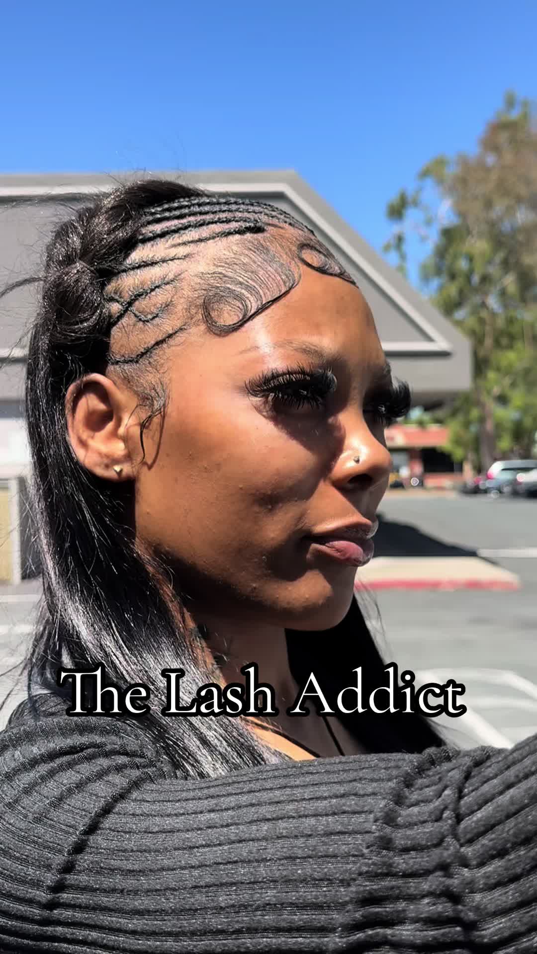 @TheeLashAddictt