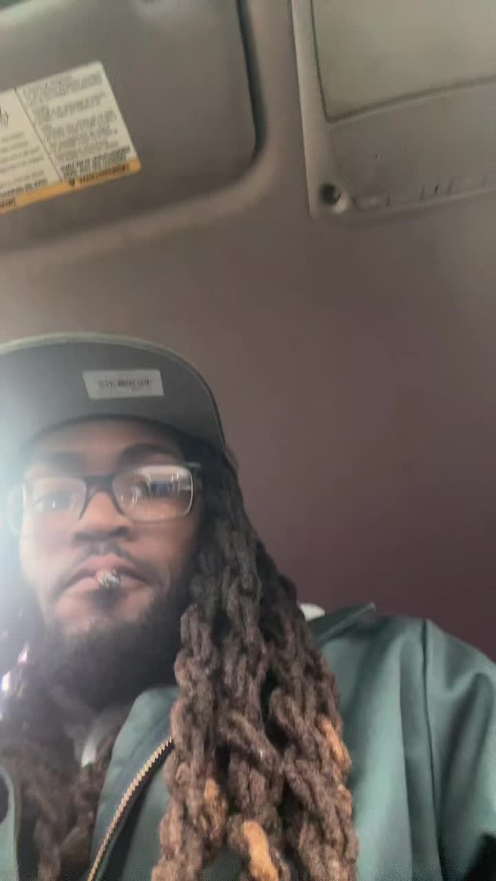 @Its_los