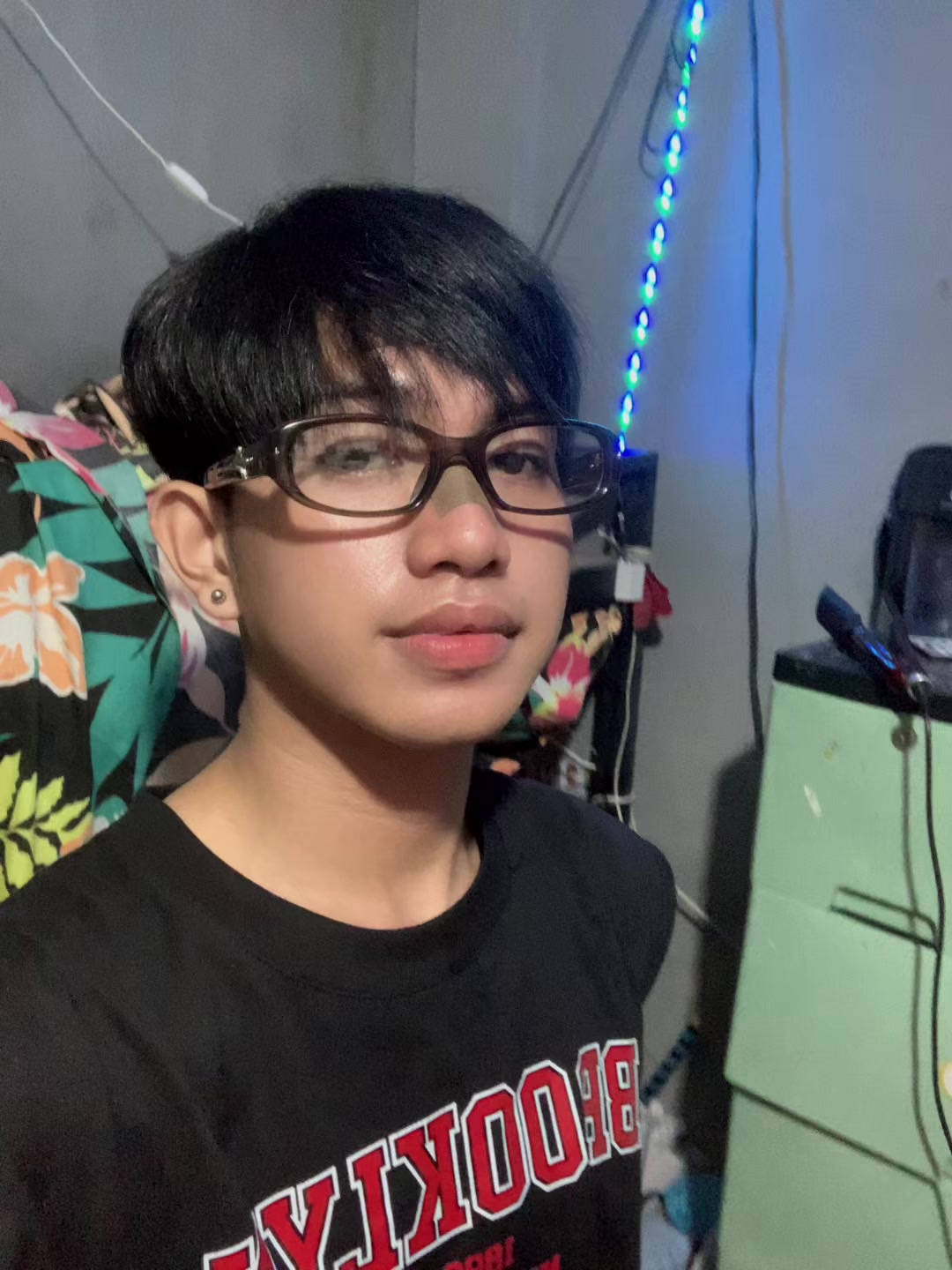 @Sheduu_