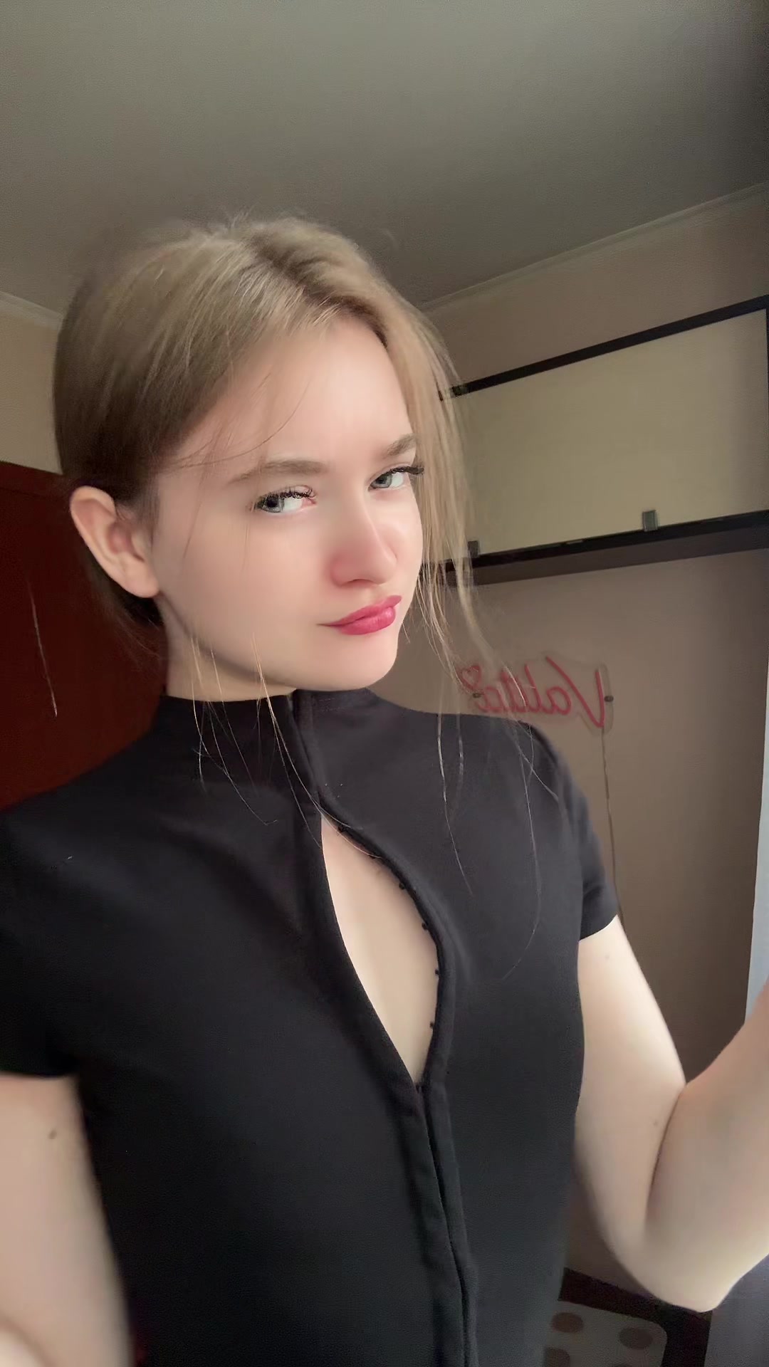 @888