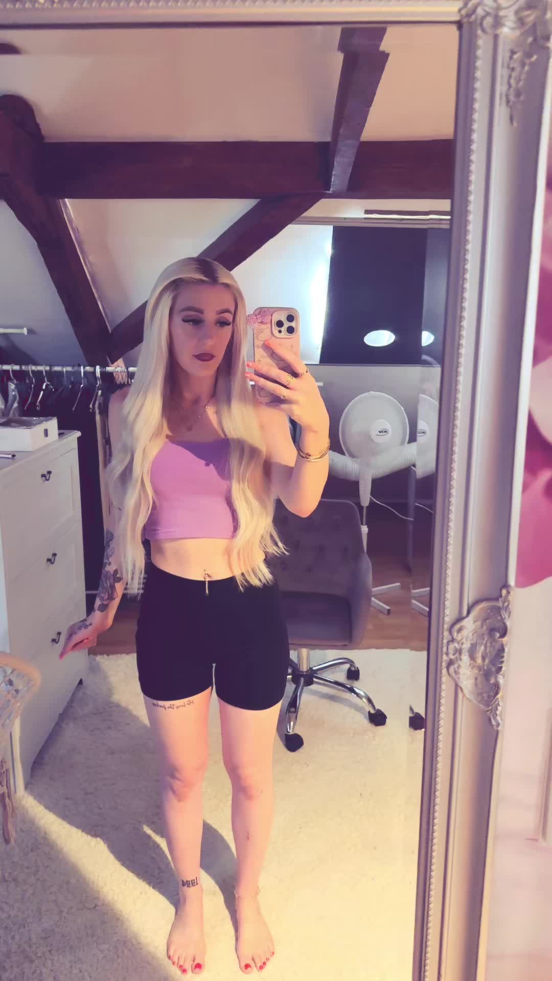 @J1na_J1na_Official_
