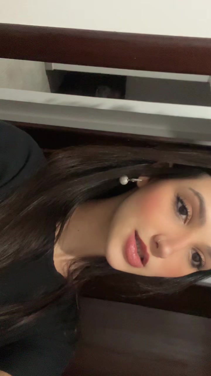 @brunaasimeoni