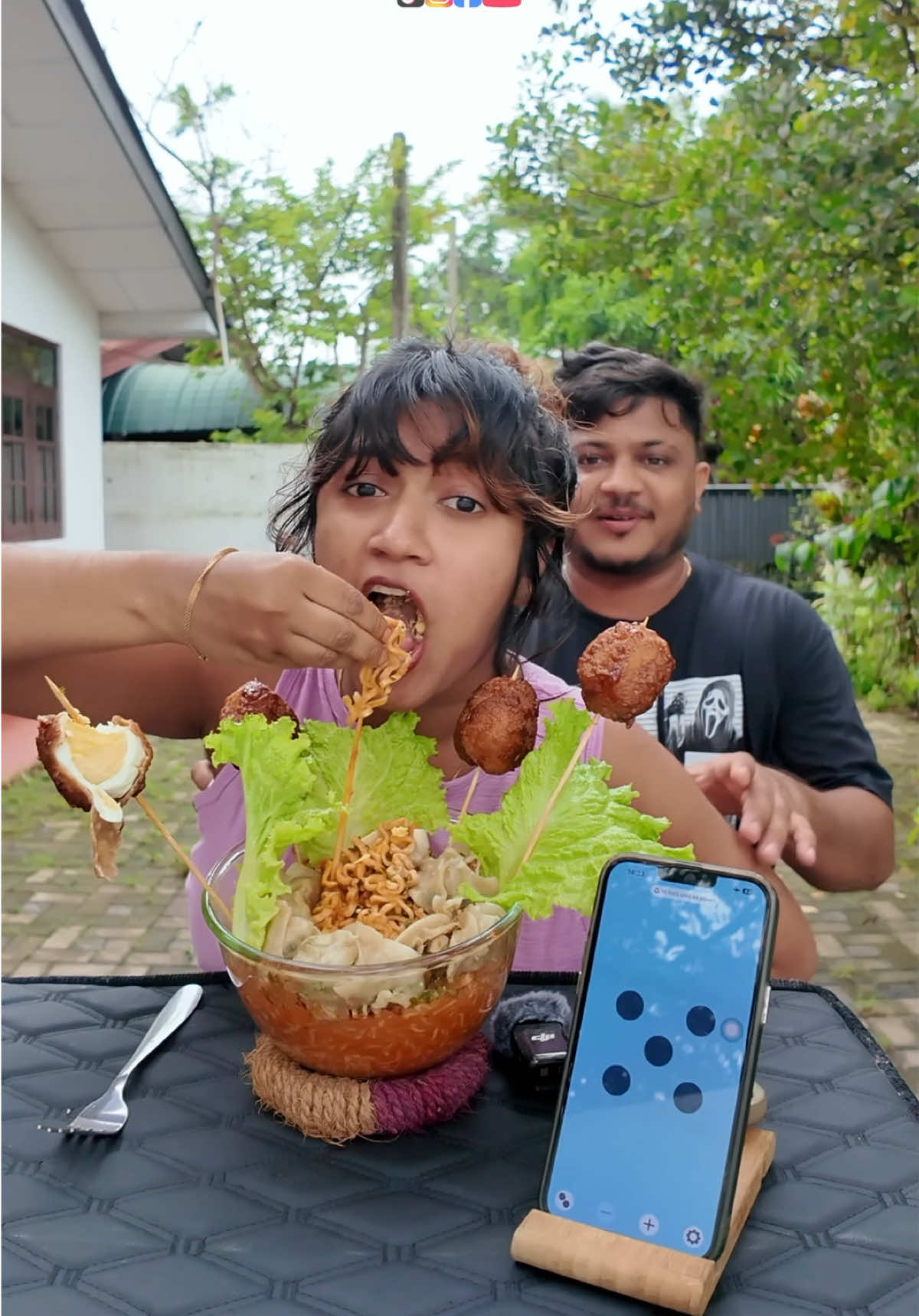 @CoupleCrunchy🙋🏻&zwj;♂️🙋🏻&zwj;♀️