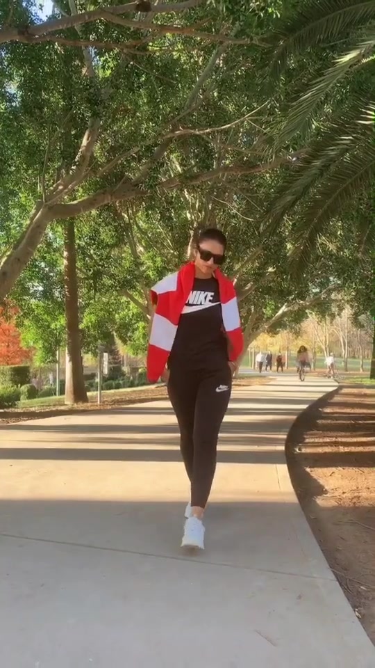 @Thefleekqueensukhi