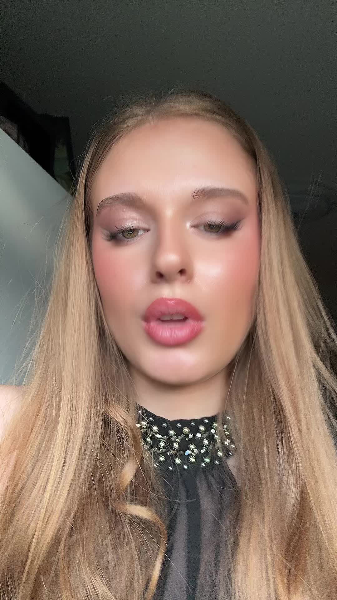 @elena