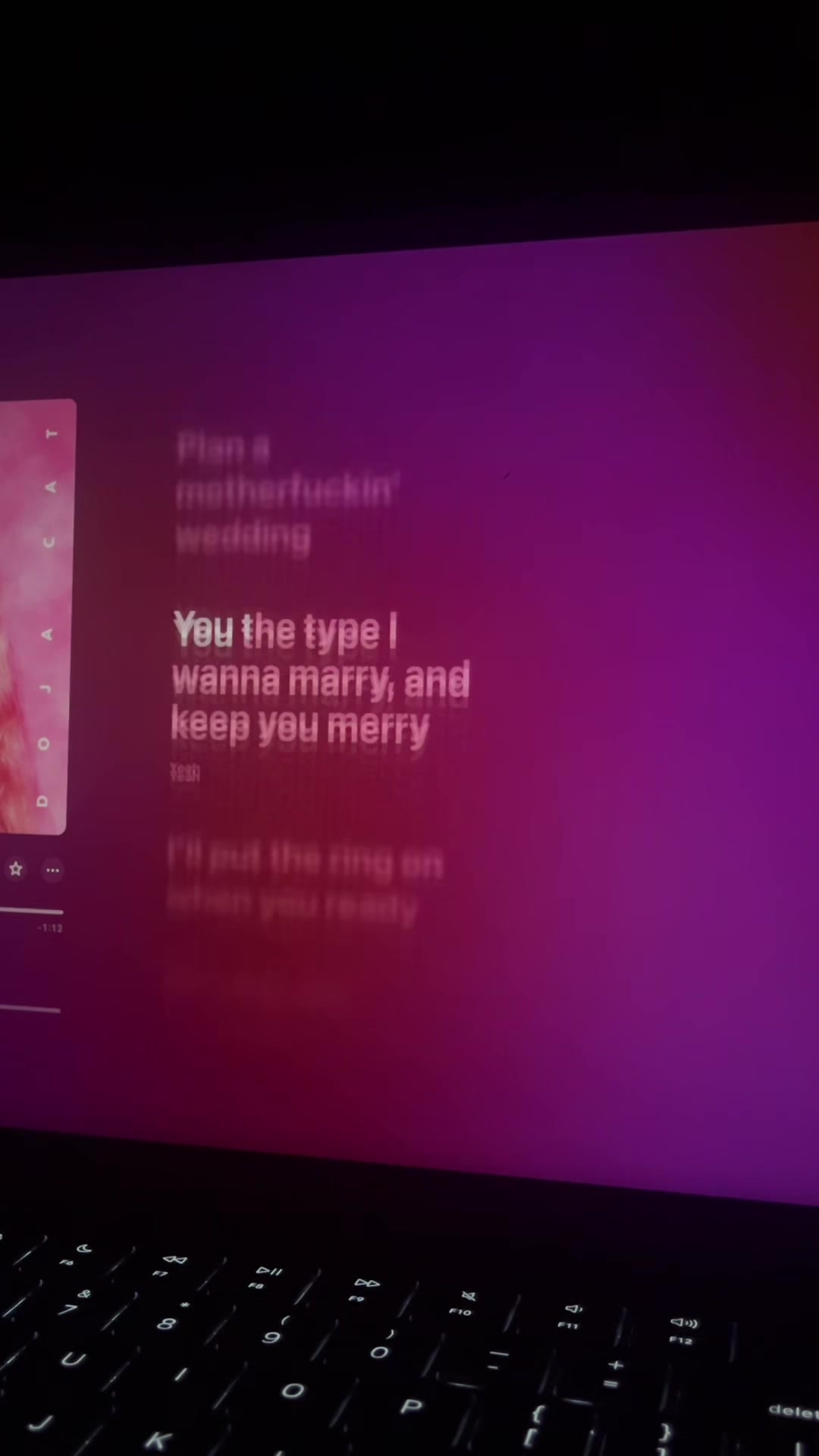 @🎧