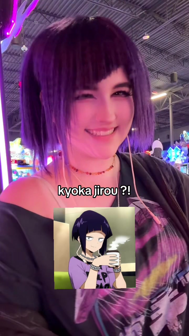 @AndeCosplays