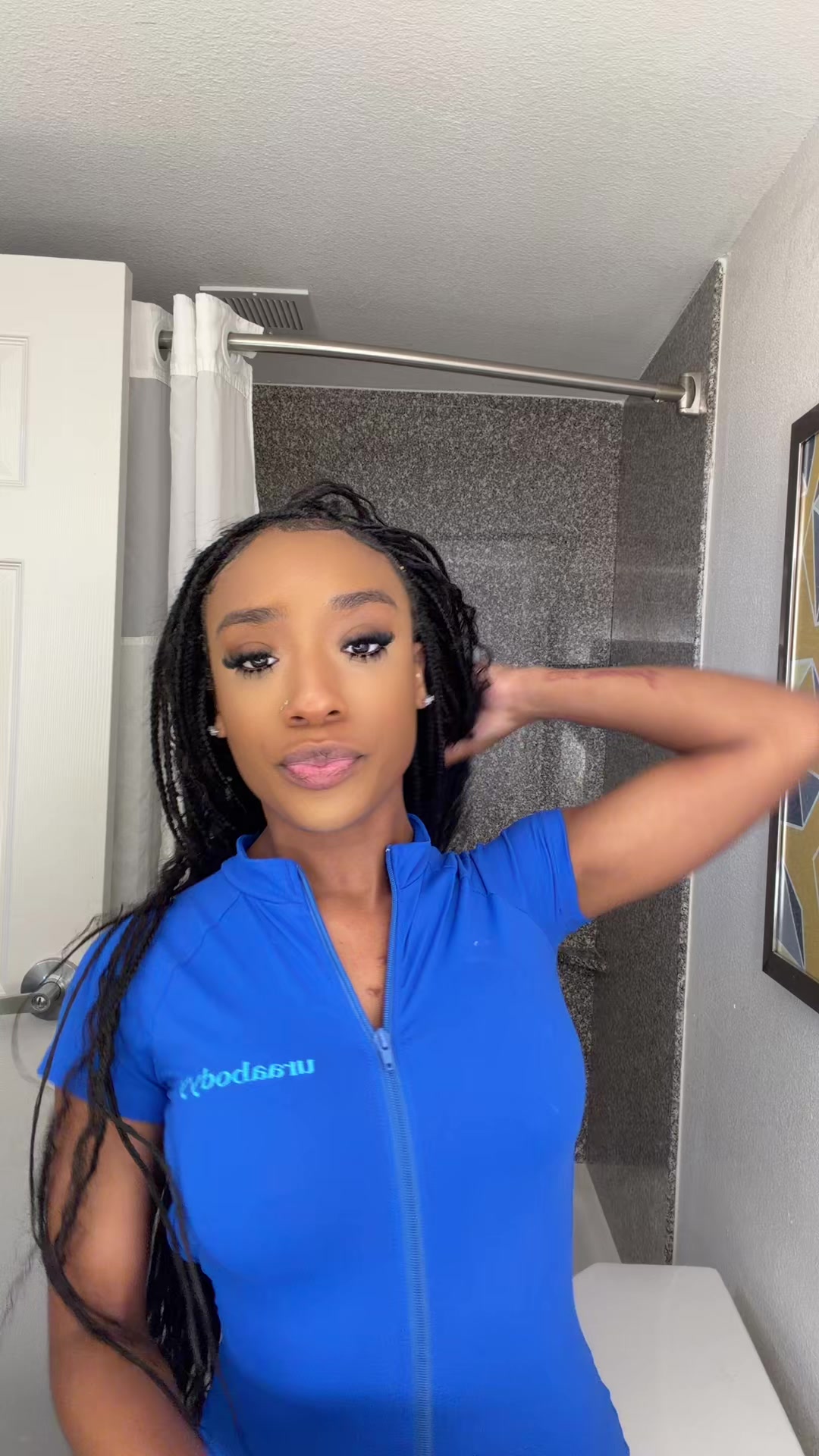 @riahnicole