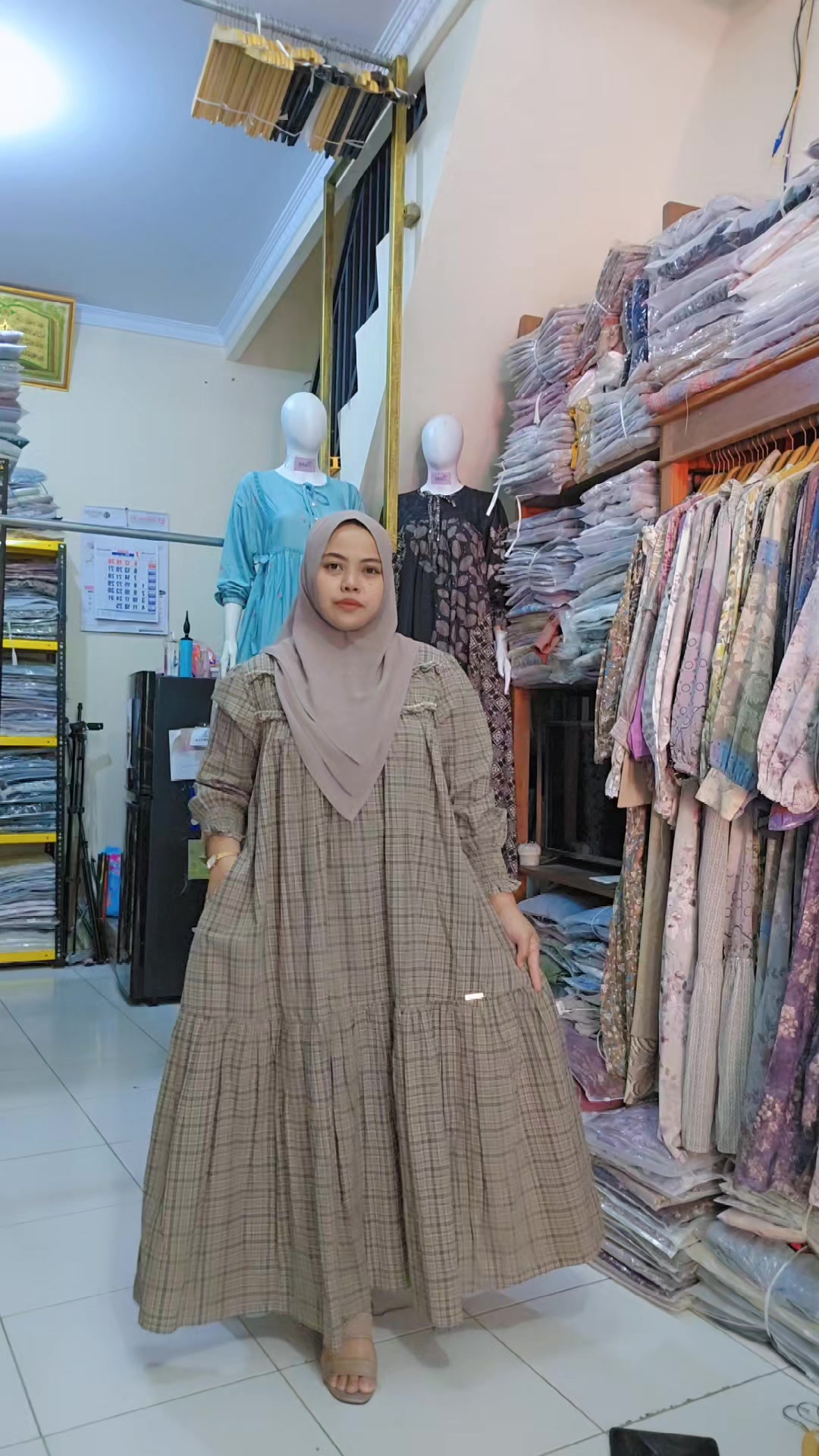 @Tiana store
