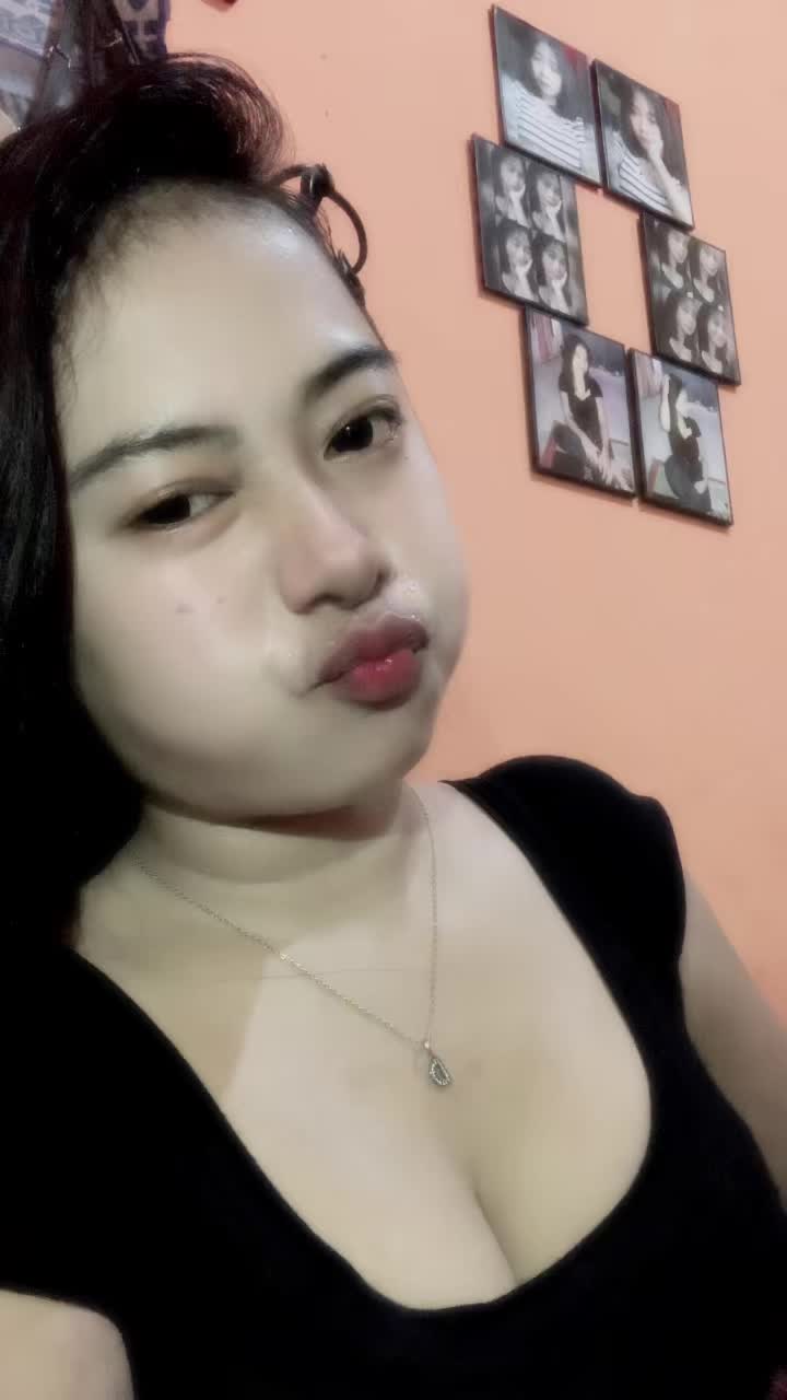 @𝓓𝓮𝔀𝓲 𝓐𝓷💋