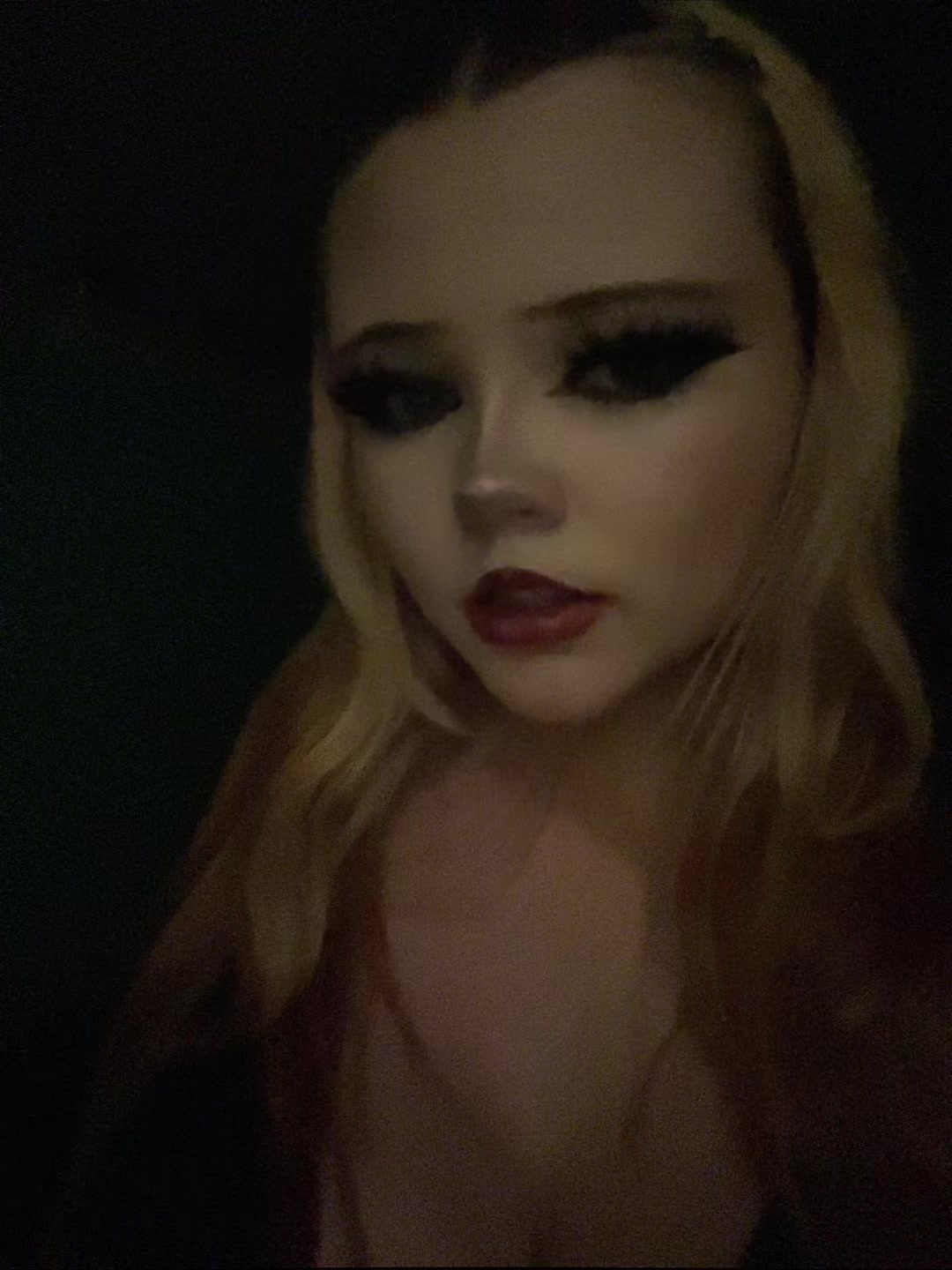 @ELL!!👽🦇