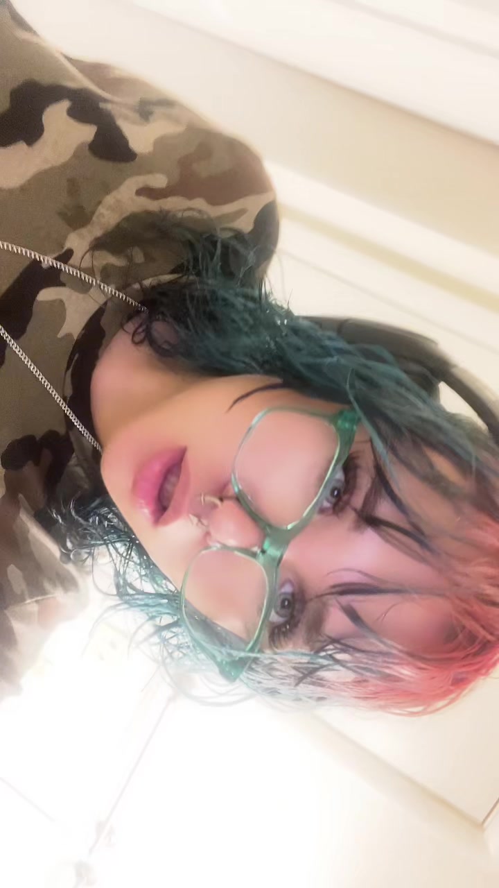 @Jem_b1tch