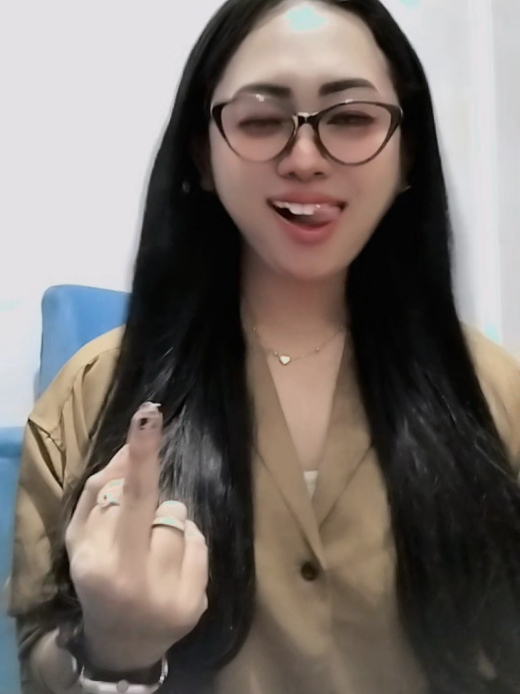 @Flo Wijaya 🥀