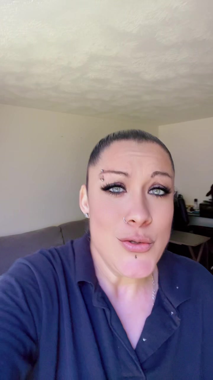 @Stephanie 🏳️🌈