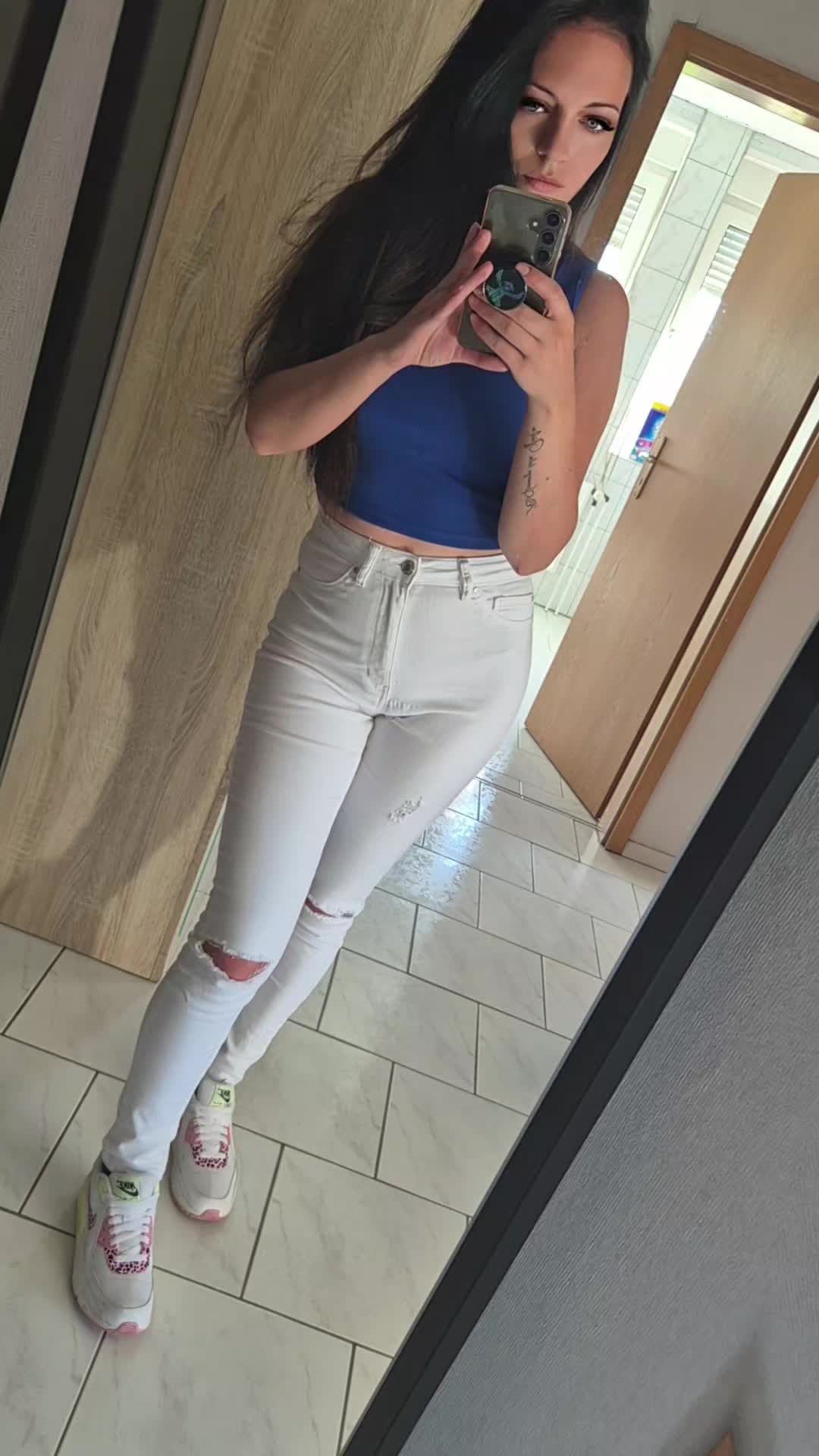 @Ela