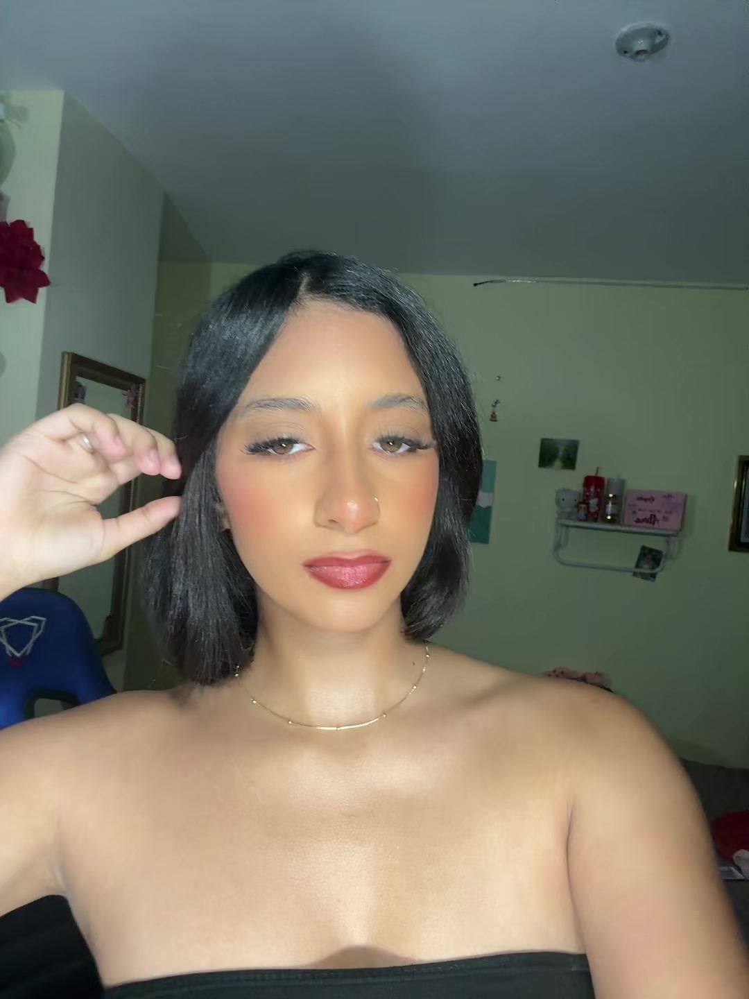 @👱🏽&zwj;♀️