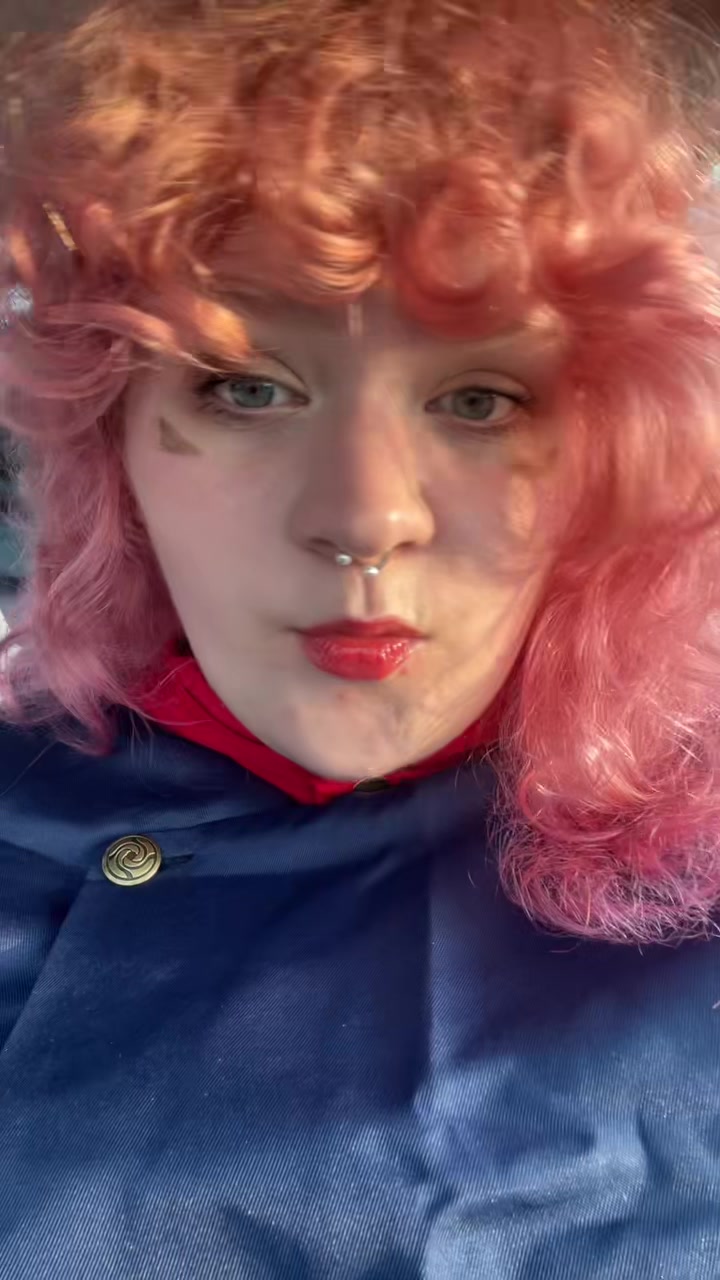 @𝓕𝓾𝔃𝔃𝔂 <3