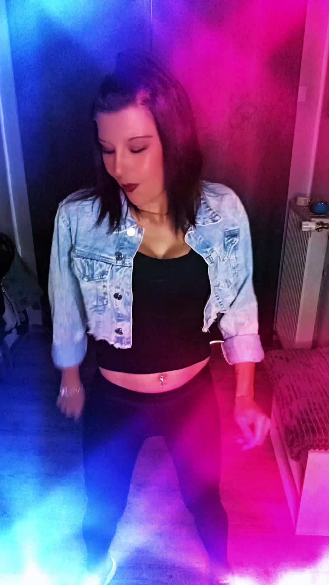 @✨𝘞𝘪𝘭𝘥𝘊𝘳𝘢𝘻𝘺𝘎𝘪𝘳𝘭✨