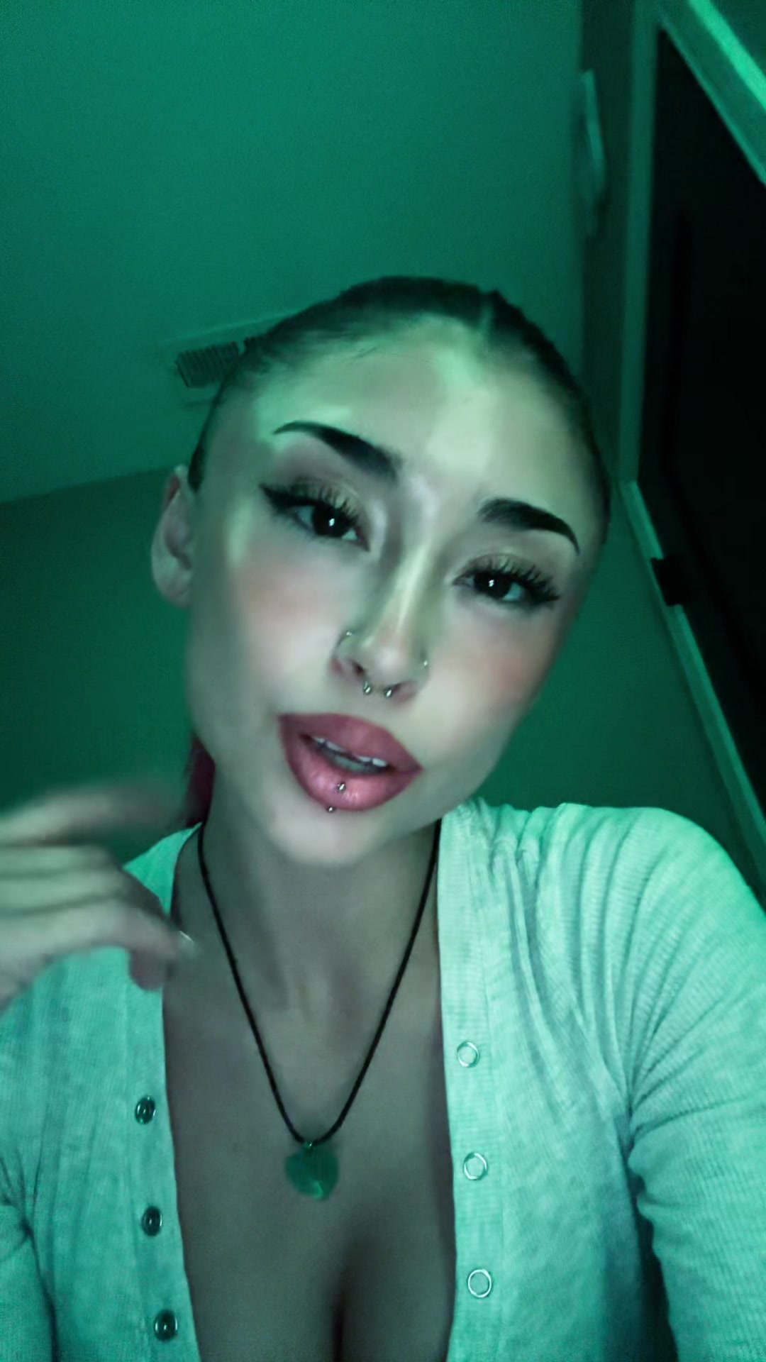 @Bellaa