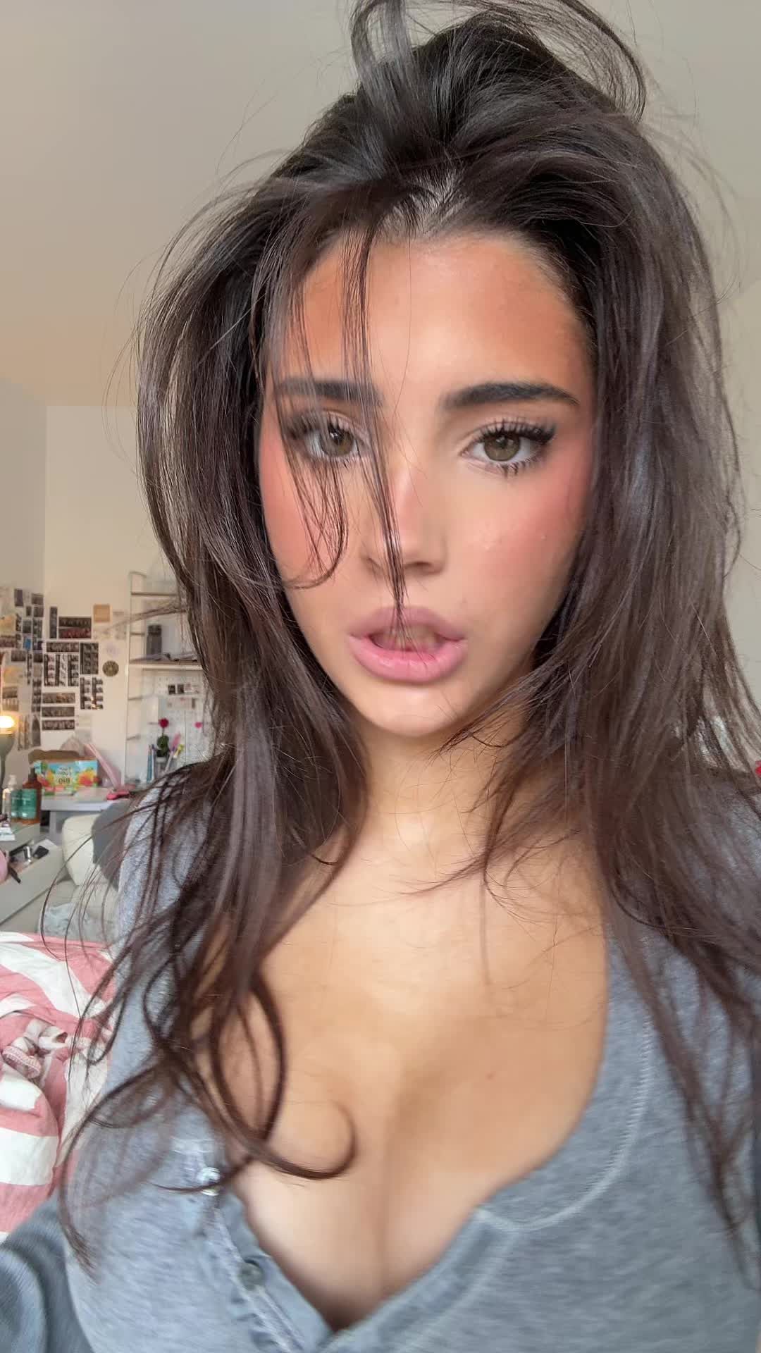 @whooischarlotte