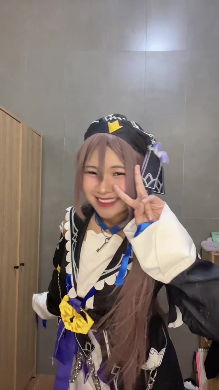 @shennaa - /•᷅•᷄\੭