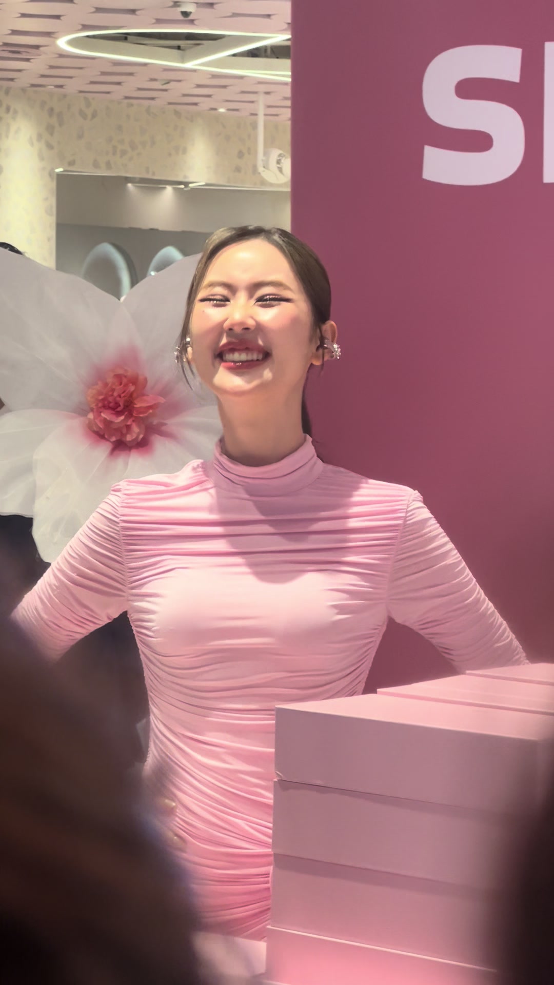 @หงุม หงุม หงุม