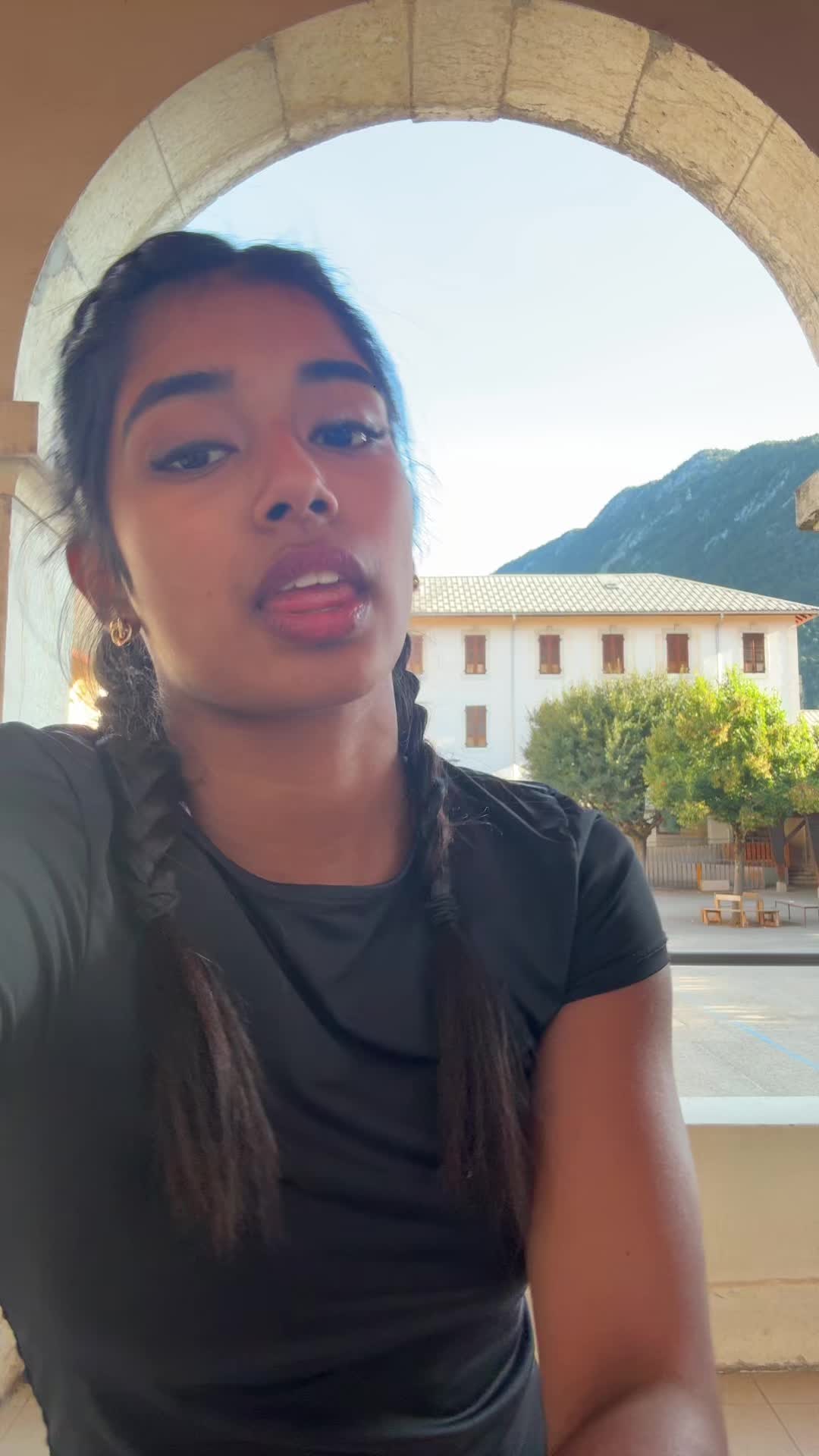@Paviviii